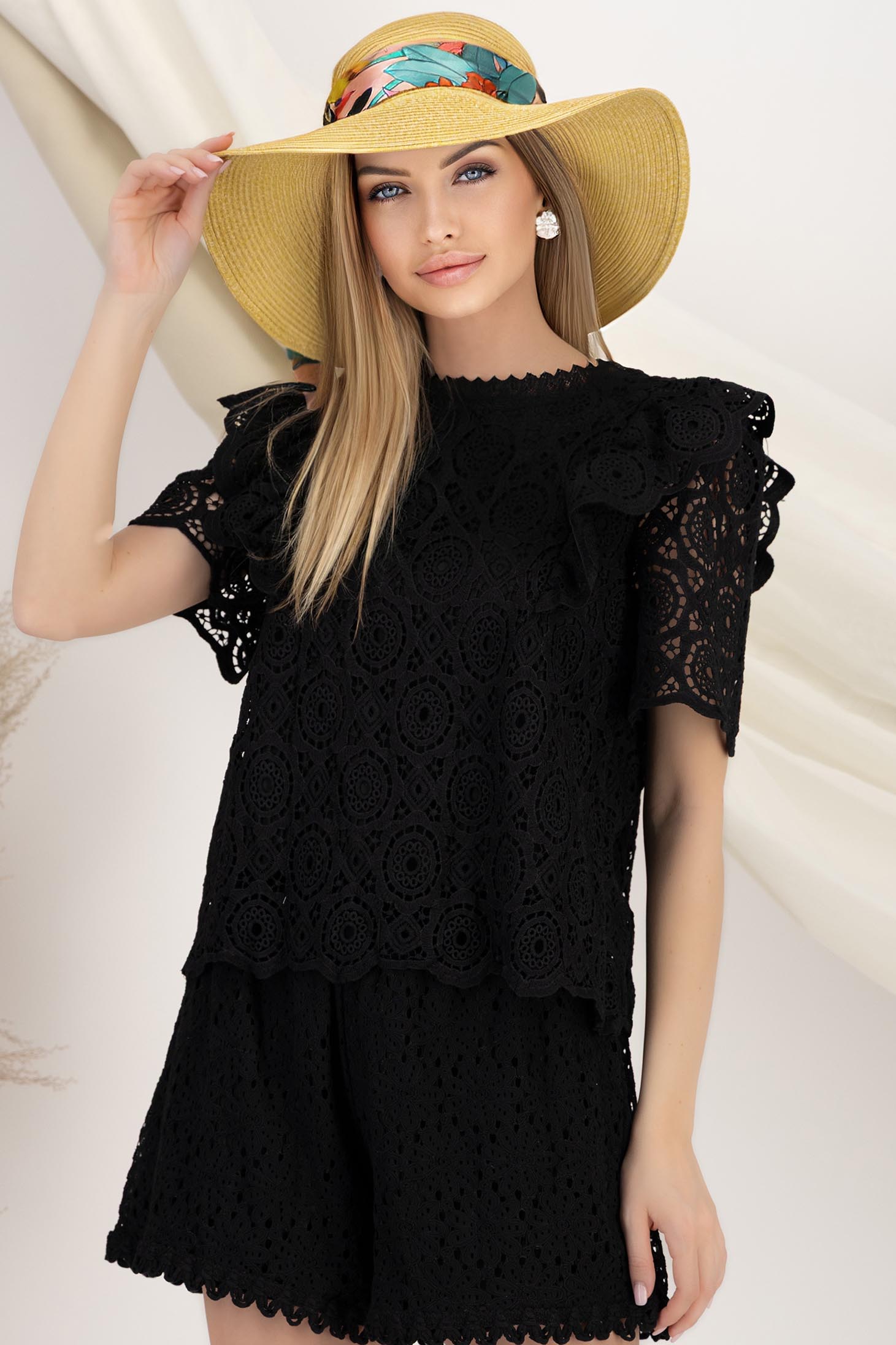 Bluza dama din bumbac macrame neagra cu croi larg si volanase la umeri 1 - StarShinerS.ro