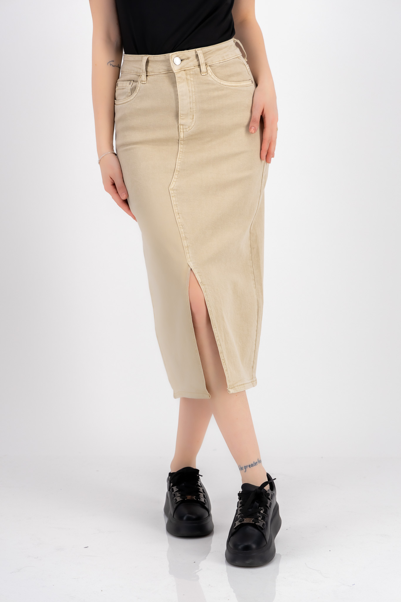 Fusta de blugi bej midi cu un croi drept si slit frontal 1 - StarShinerS.ro