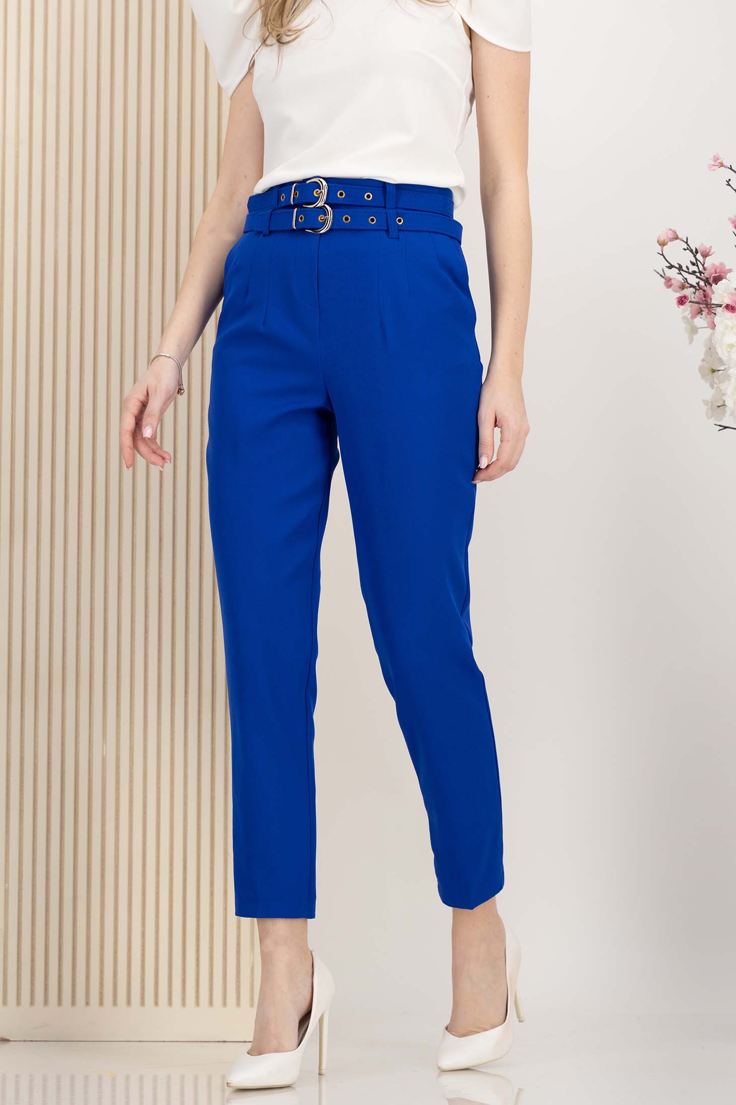 Pantaloni lungi din stofa elastica albastri cu un croi drept si accesorii tip curea 1 - StarShinerS.ro