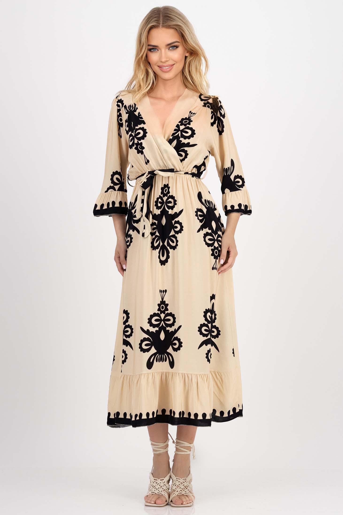 Rochie din viscoza crem in clos cu elastic in talie si decolteu petrecut 1 - StarShinerS.ro