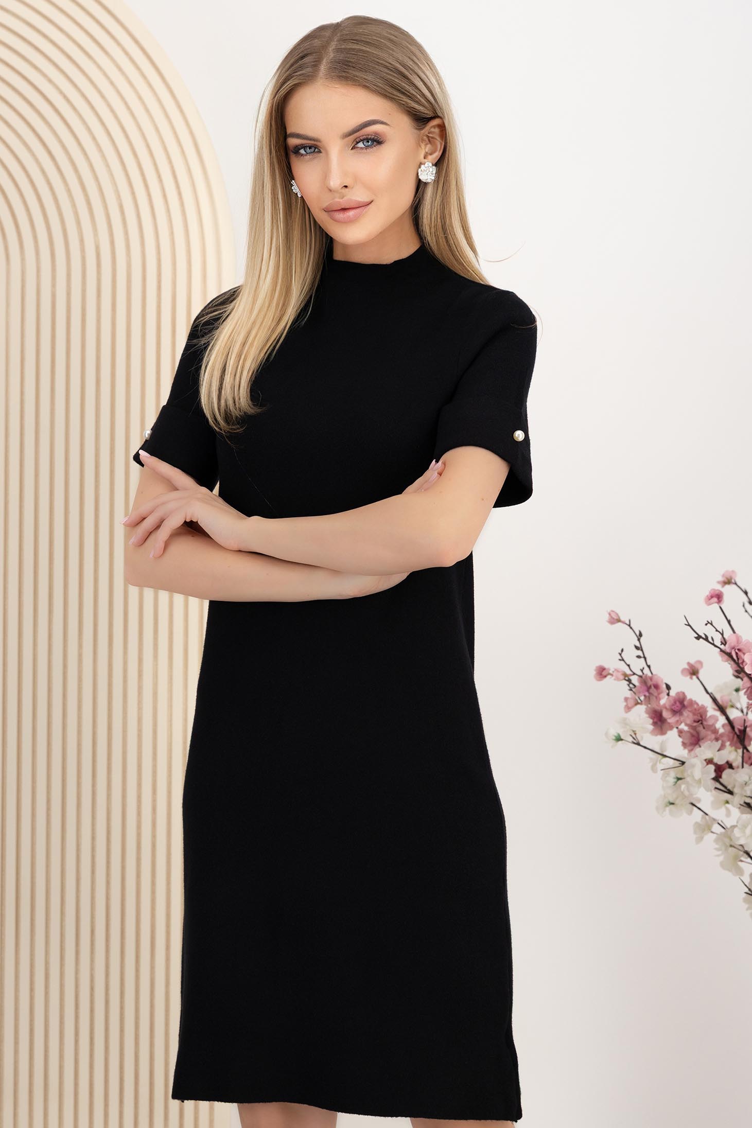Rochie din tricot fin neagra scurta tip creion cu perluta la maneci 1 - StarShinerS.ro