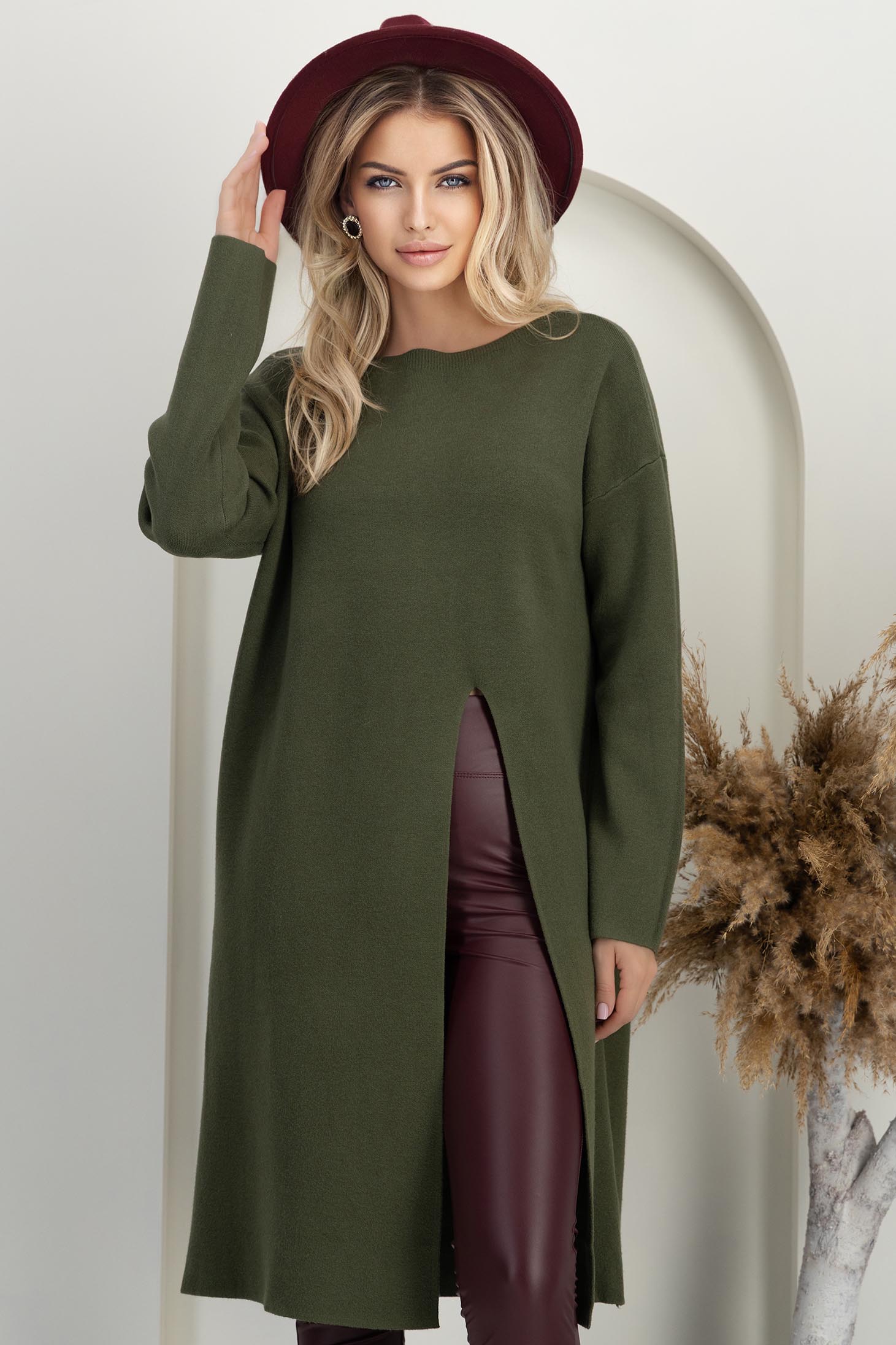 Pulover lung tricotat kaki cu croi larg si slit frontal 1 - StarShinerS.ro