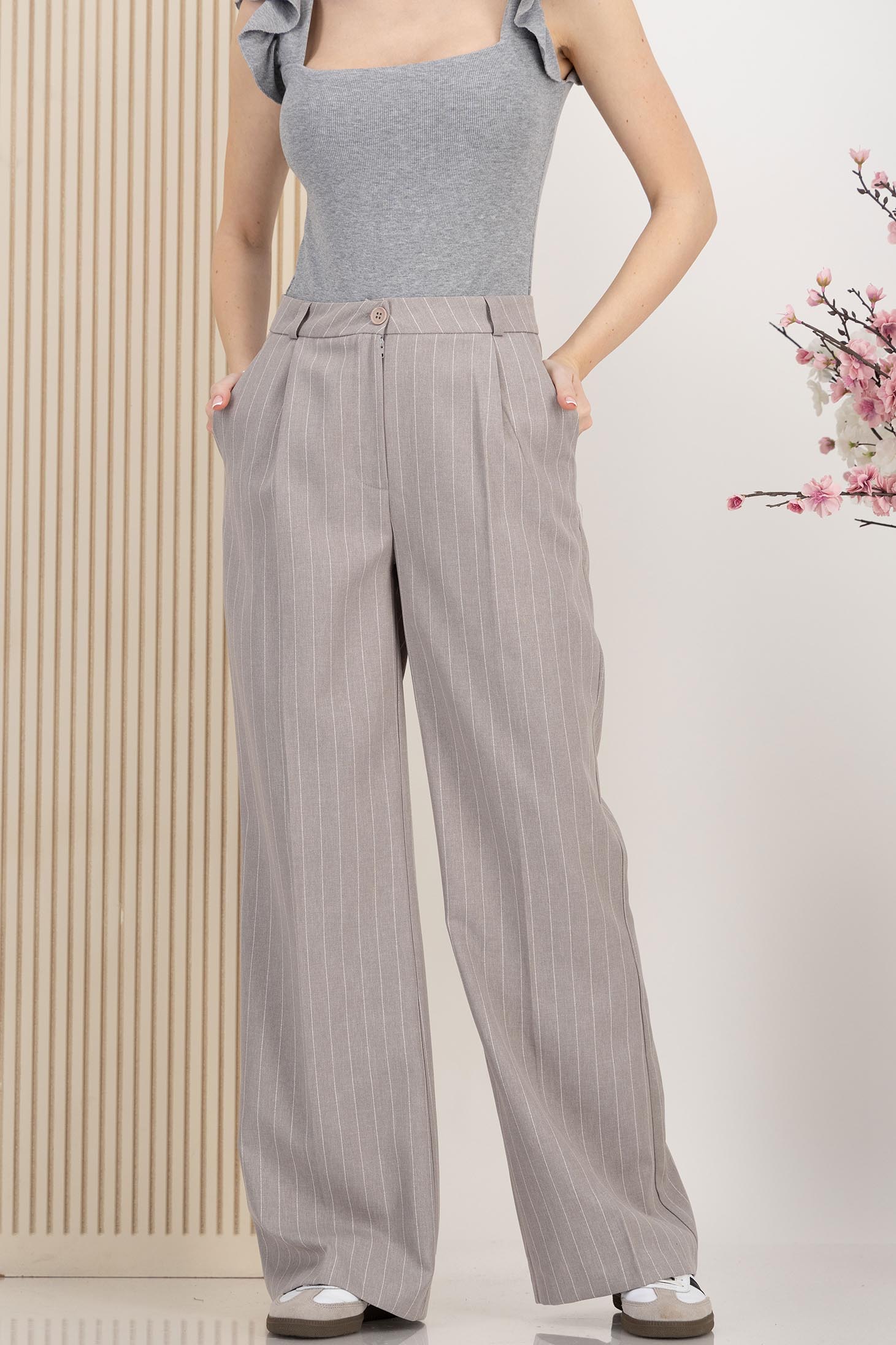 Pantaloni din georgette gri lungi evazati cu buzunare laterale 1 - StarShinerS.ro