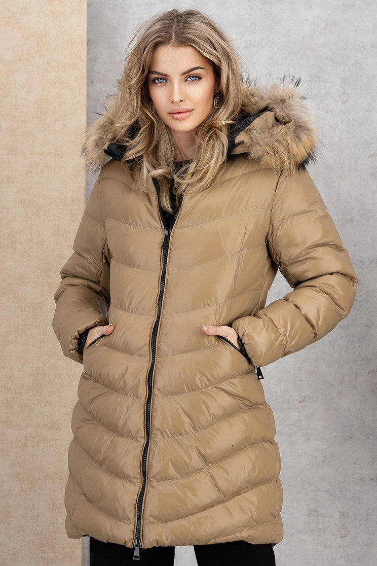 Geaca groasa din fas maro cambrata accesorizata cu blana naturala la gluga 1 - StarShinerS.ro