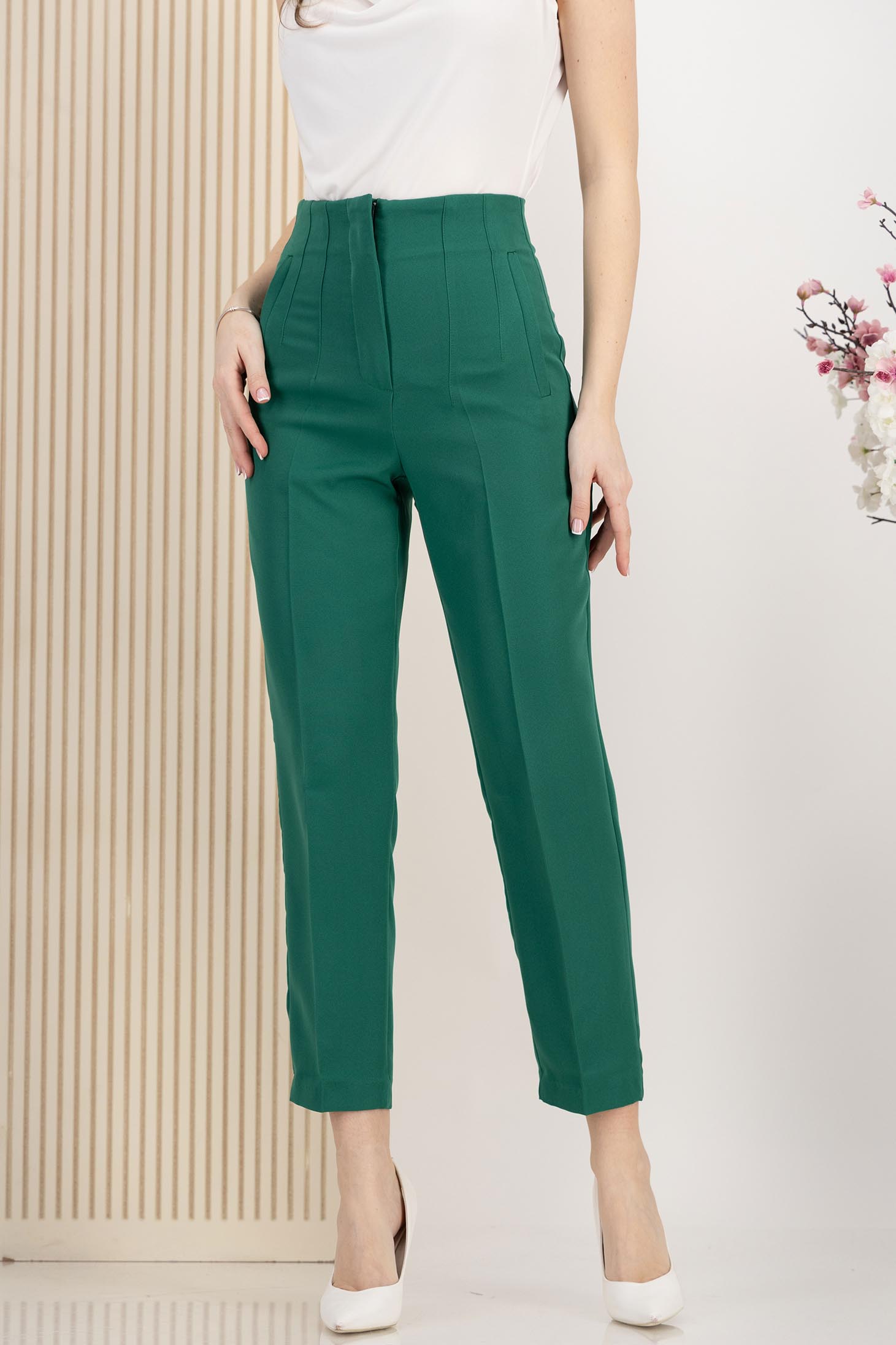 Pantaloni din stofa elastica verde-inchis conici cu talie inalta si buzunare false 1 - StarShinerS.ro