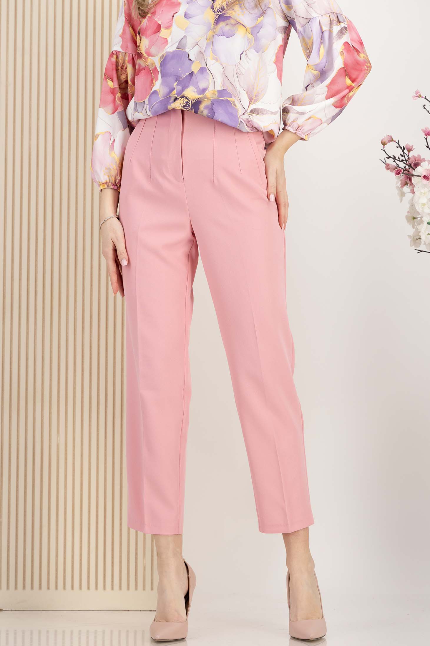 Pantaloni din stofa elastica roz-deschis conici cu talie inalta si buzunare false 1 - StarShinerS.ro