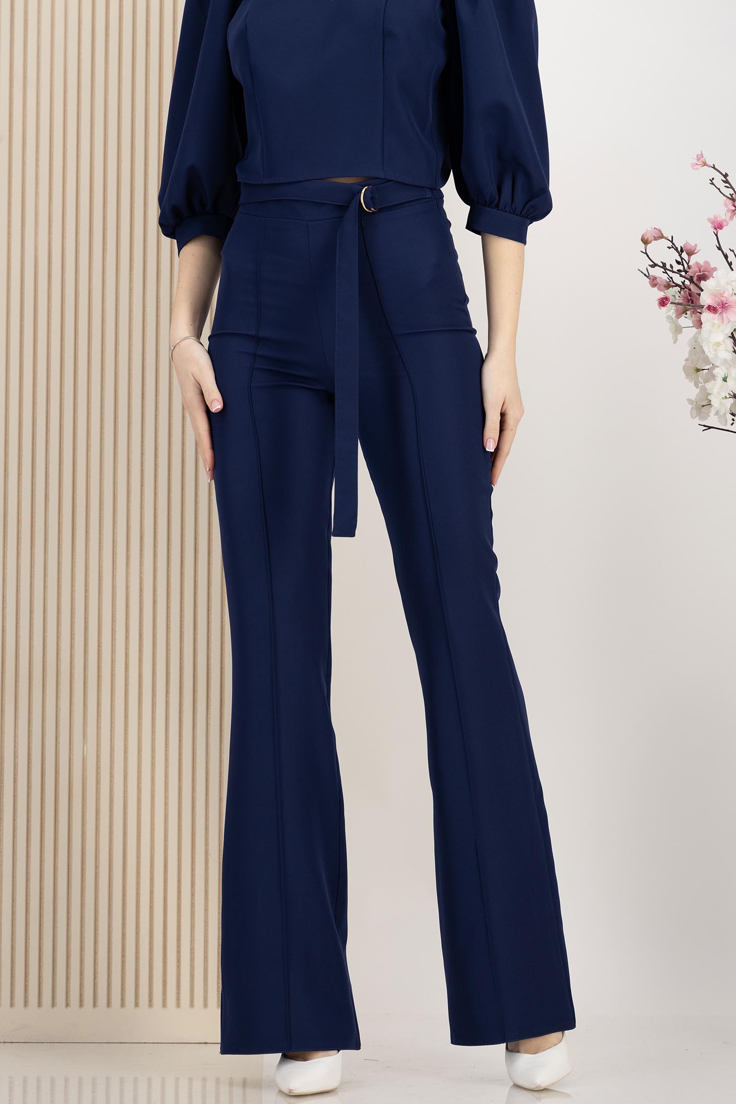 Pantaloni lungi din stofa elastica bleumarin evazati accesorizati cu cordon - StarShinerS 1 - StarShinerS.ro