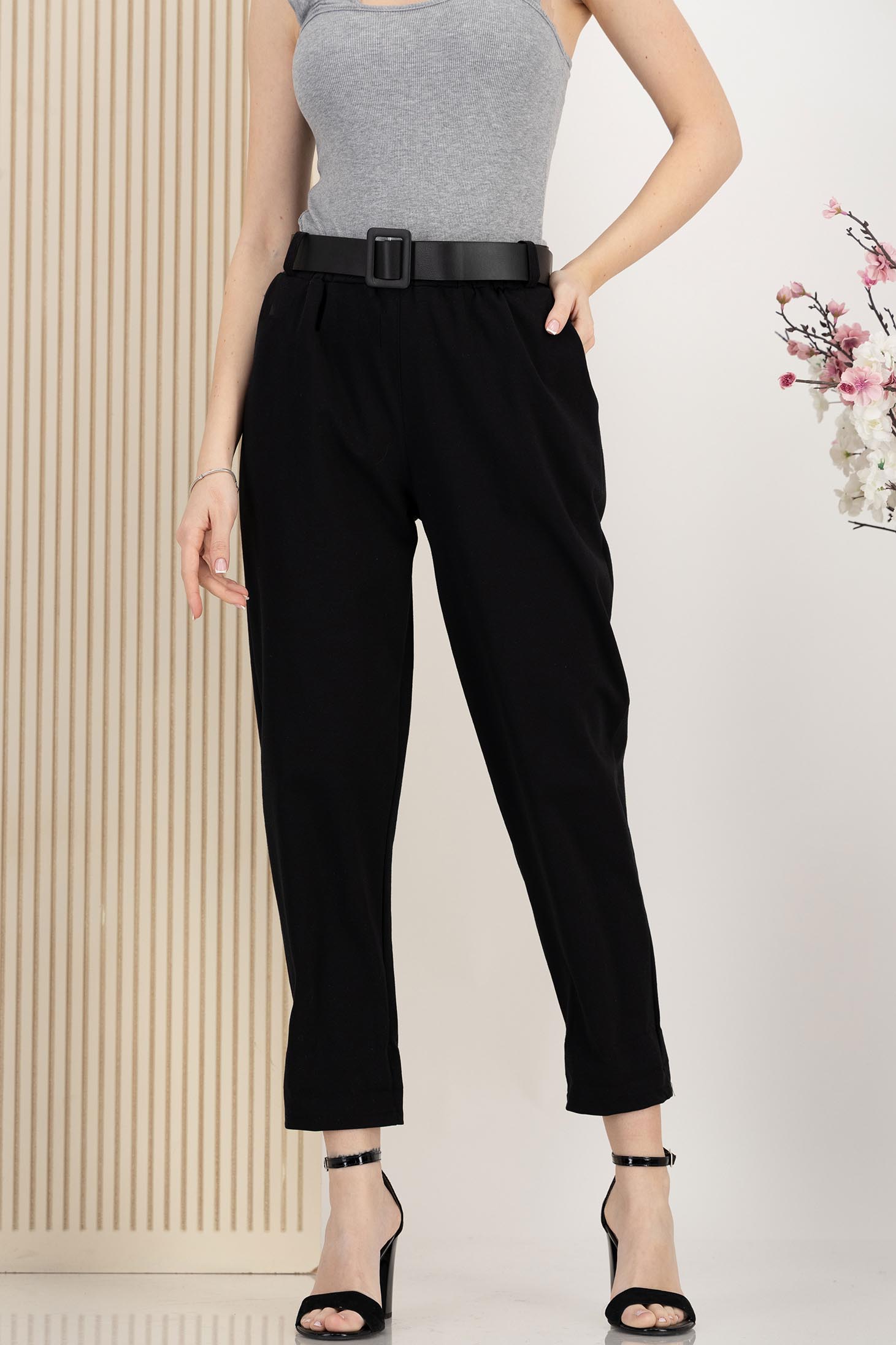 Pantaloni lungi din bumbac negri cu elastic in talie si accesoriu tip curea 1 - StarShinerS.ro
