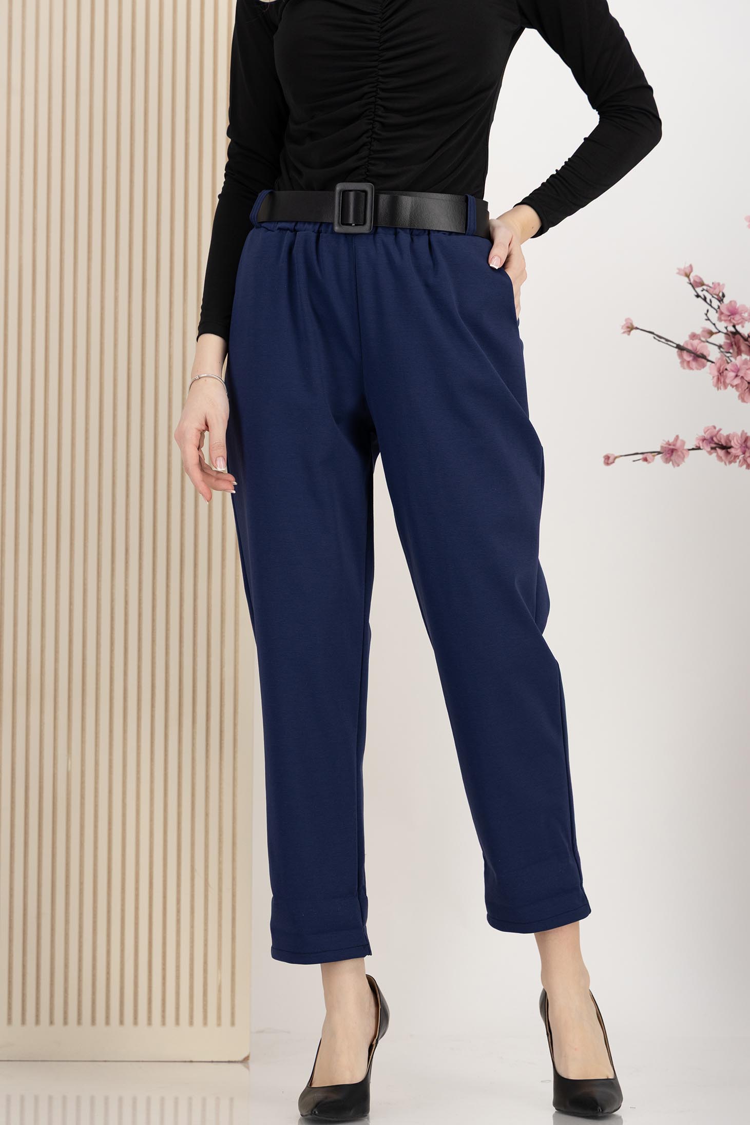Pantaloni lungi din bumbac bleumarin cu elastic in talie si accesoriu tip curea 1 - StarShinerS.ro