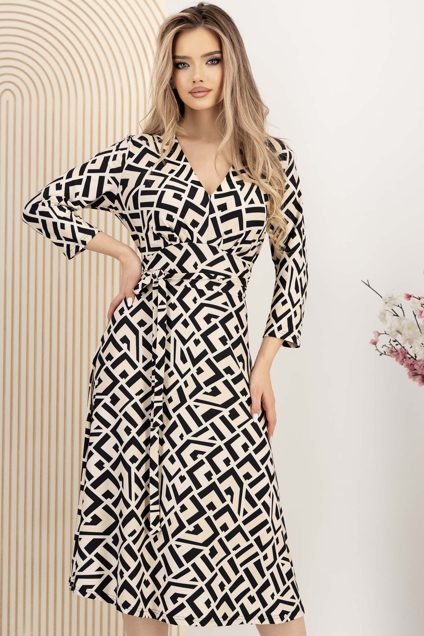 Rochie din lycra bej midi in clos cu decolteu in v - StarShinerS 1 - StarShinerS.ro