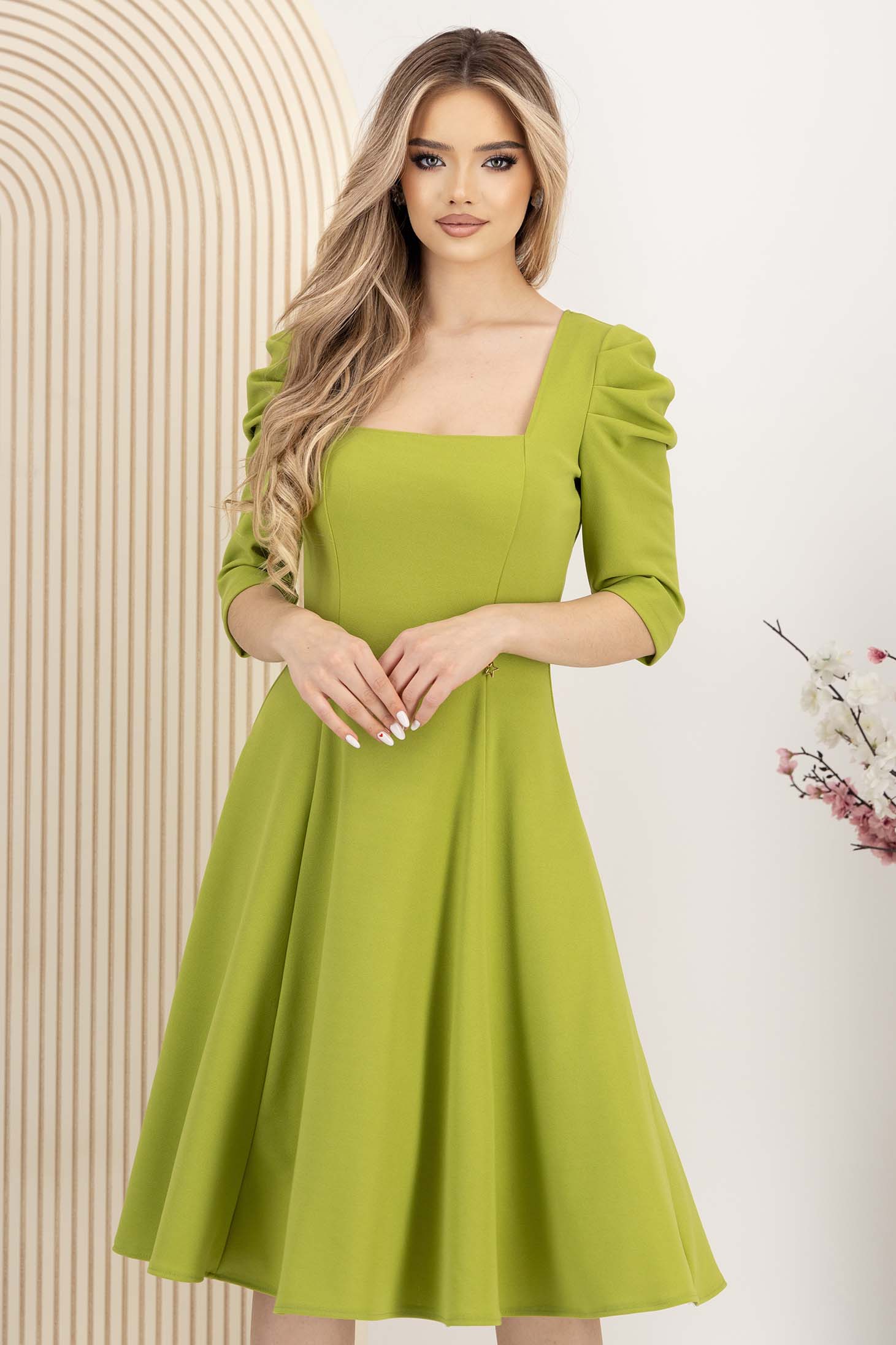 Rochie din crep verde lime midi in clos cu umeri bufanti si decolteu patrat - StarShinerS 1 - StarShinerS.ro
