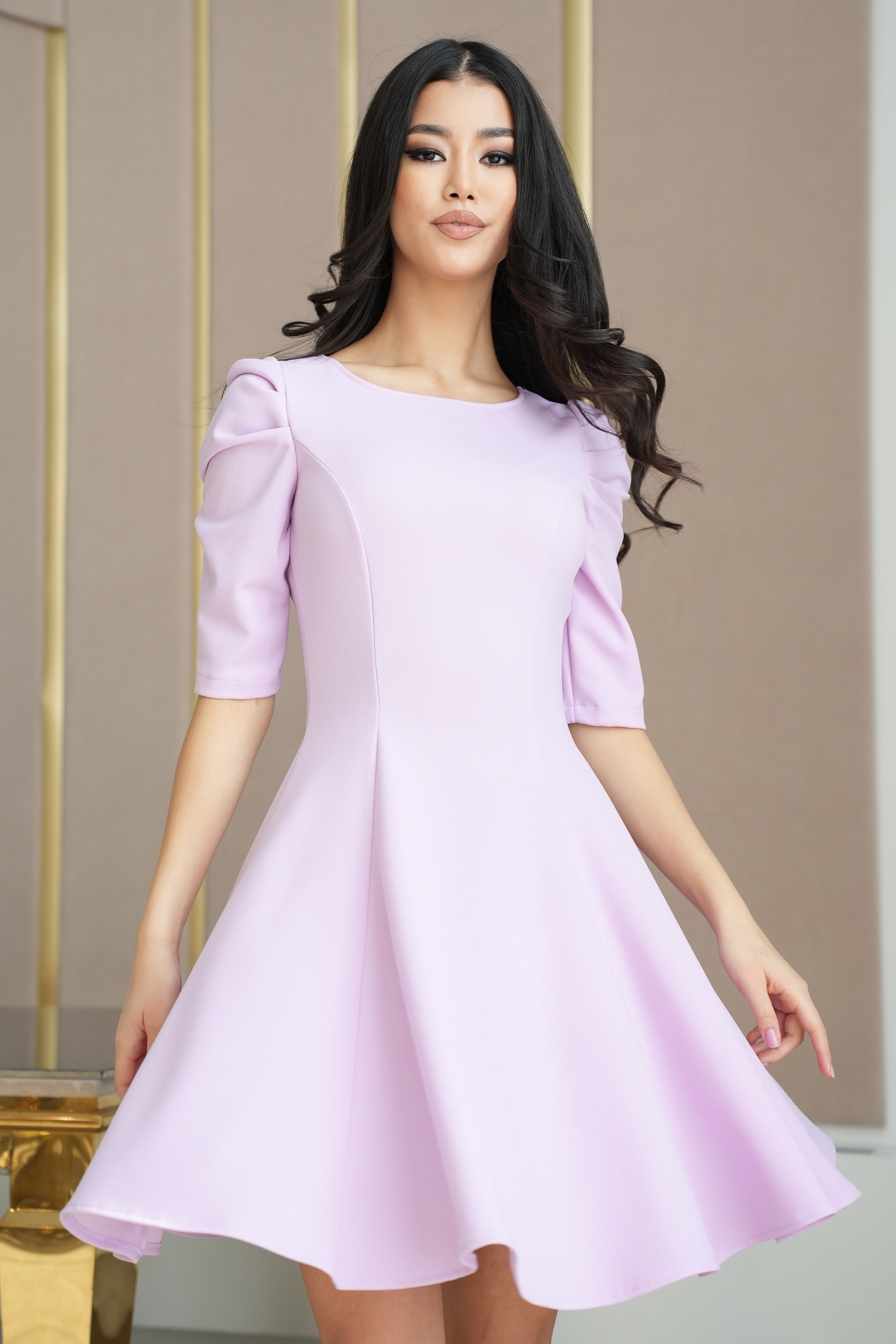 Rochie din crep roz-deschis scurta in clos cu umeri bufanti - StarShinerS 1 - StarShinerS.ro