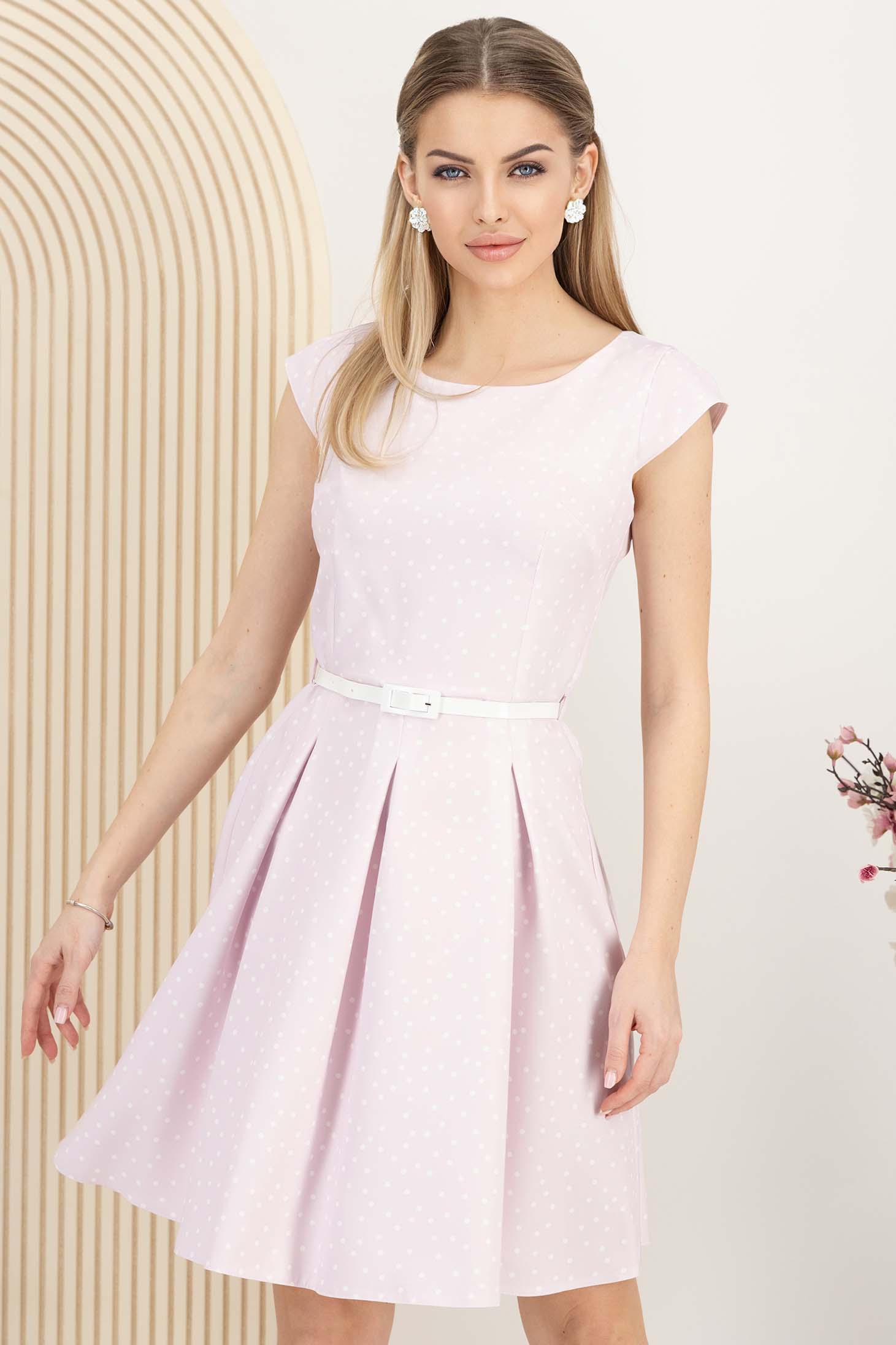 Rochie cu buline din stofa elastica roz-deschis in clos cu accesoriu tip curea 1 - StarShinerS.ro