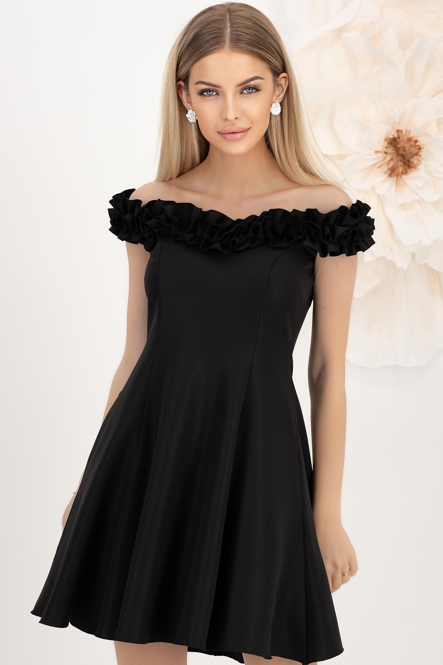 Rochie din stofa elastica cu sclipici neagra scurta in clos cu umeri goi si volanase pe linia decolteului - StarShinerS 1 - StarShinerS.ro