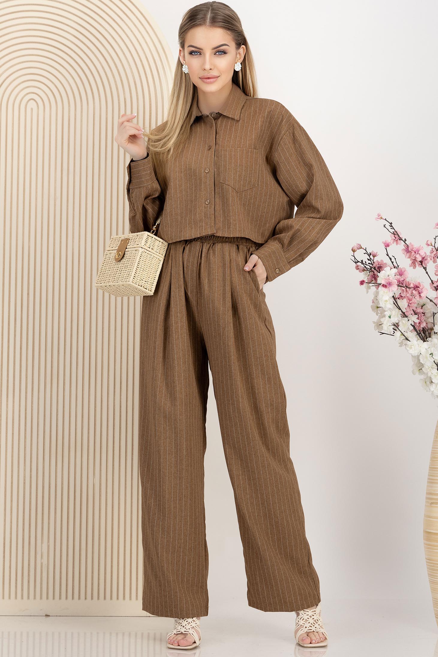 Compleu din material subtire maro cu elastic in talie 1 - StarShinerS.ro