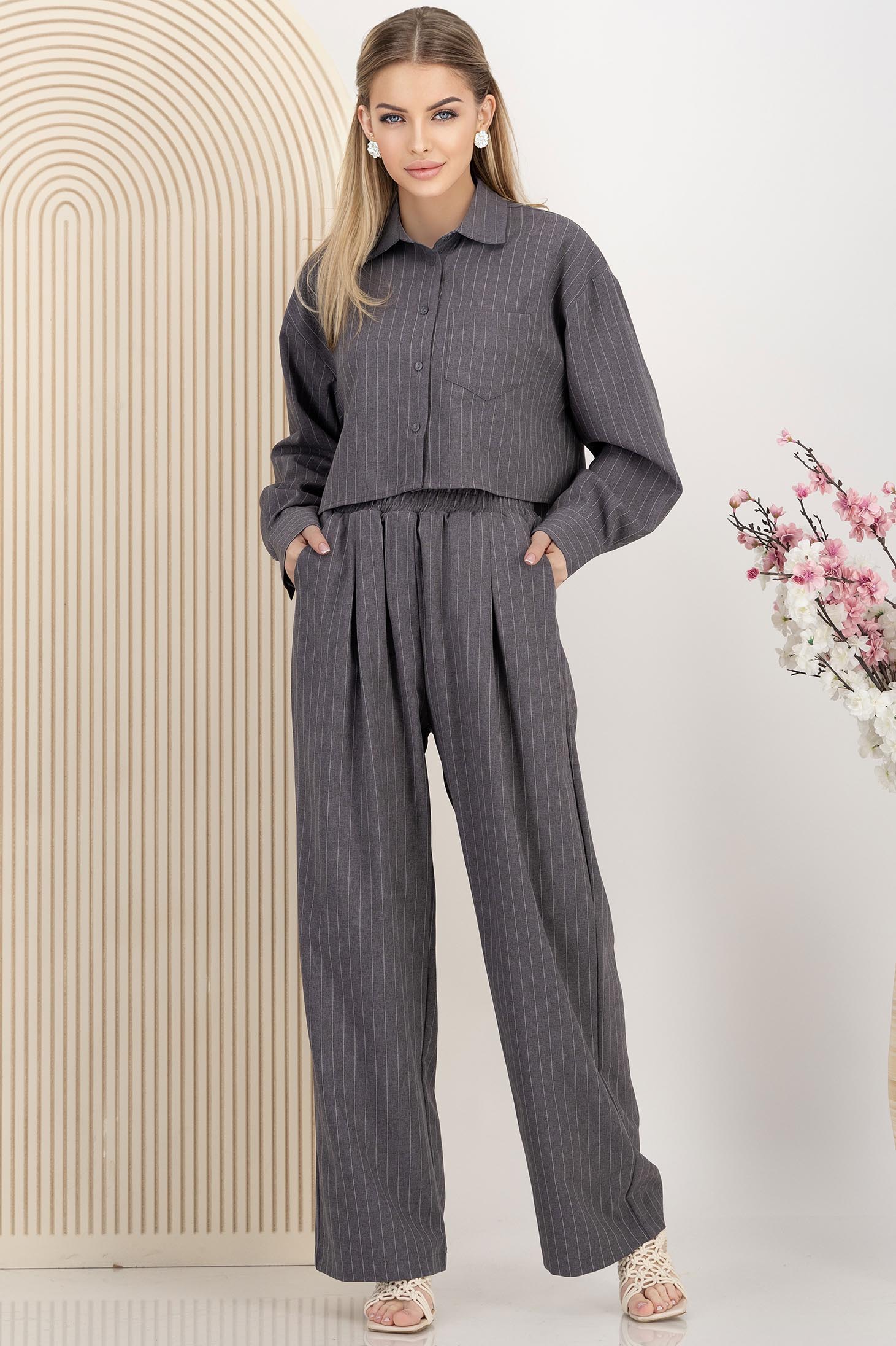 Compleu din material subtire gri cu elastic in talie 1 - StarShinerS.ro