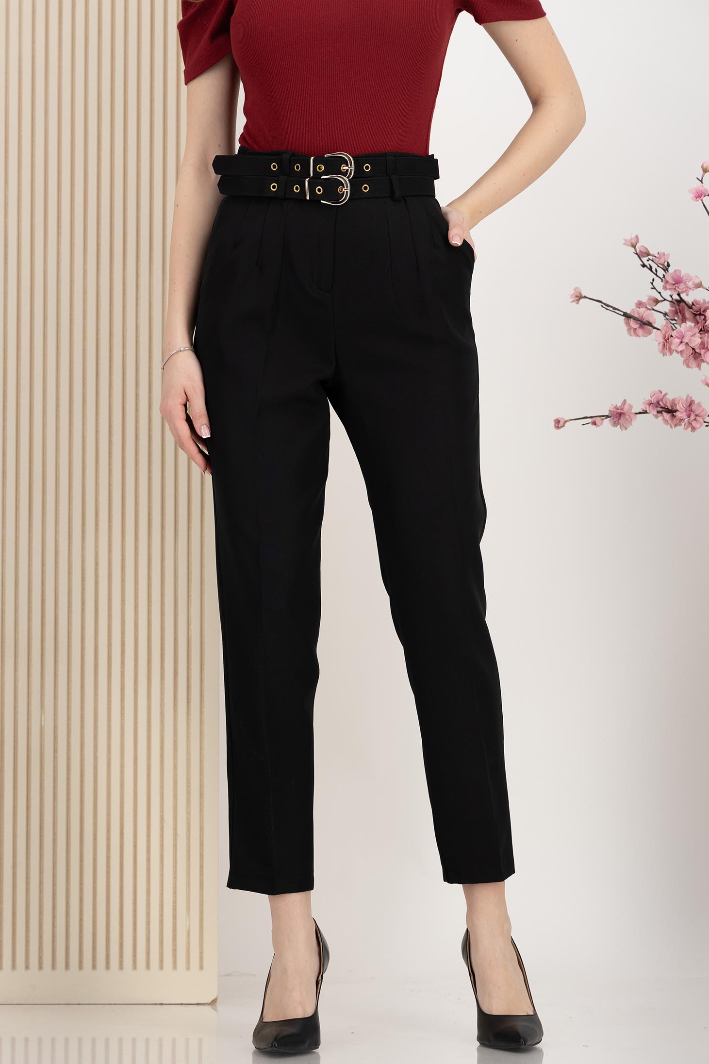 Pantaloni lungi din stofa elastica negri cu un croi drept si accesorii tip curea 1 - StarShinerS.ro
