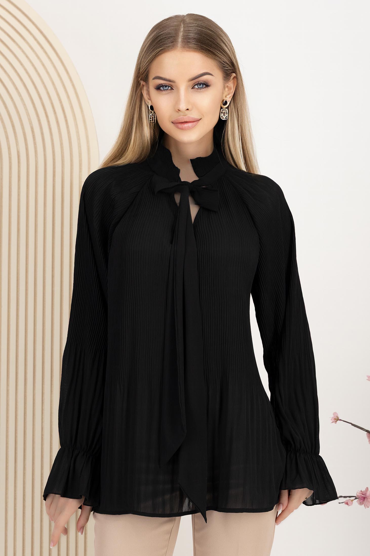 Bluza dama din voal plisat neagra cu croi larg si guler tip esarfa 1 - StarShinerS.ro