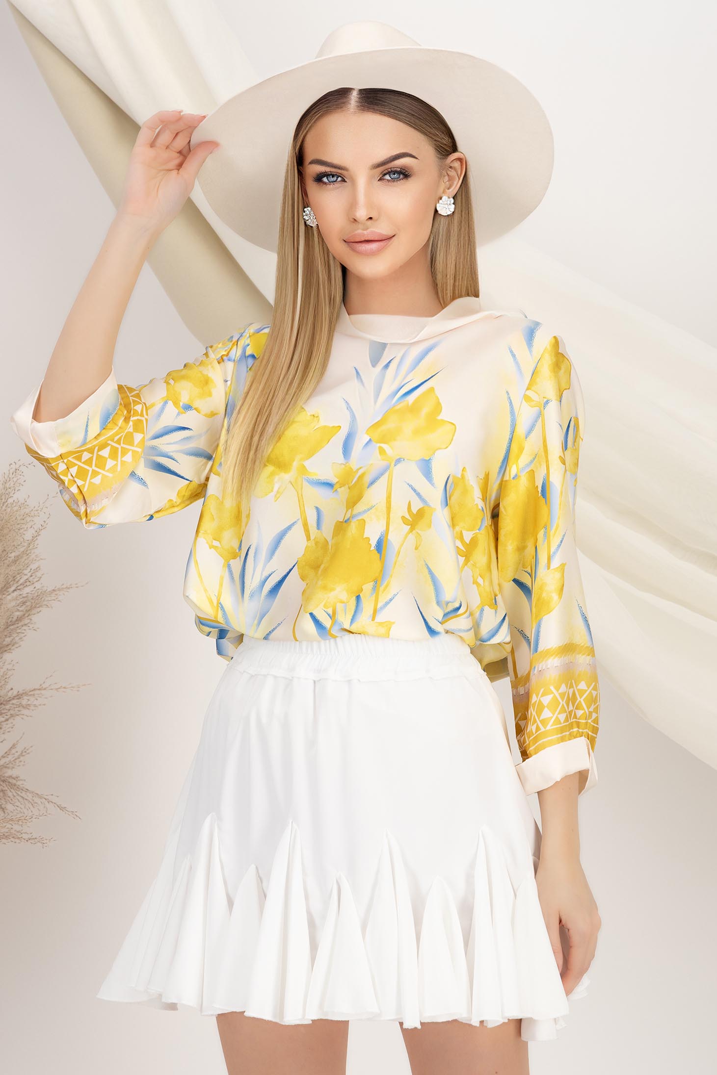 Bluza dama din satin galbena cu croi larg si guler tip barcuta 1 - StarShinerS.ro