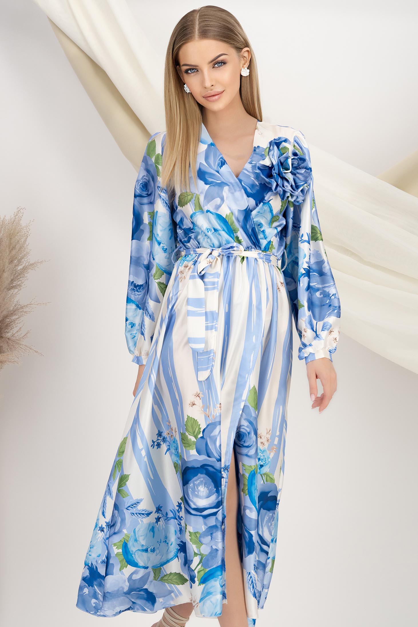 Rochie din material fluid albastra midi in clos cu elastic in talie accesorizata cu brosa si cordon 1 - StarShinerS.ro