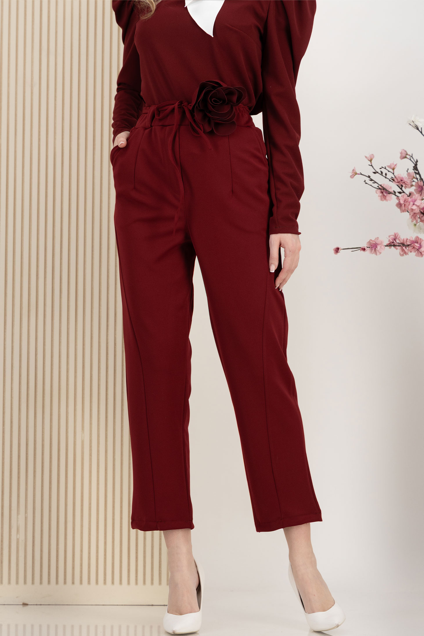 Pantaloni lungi din stofa elastica visinii cu elastic in talie si cordon detasabil cu floare maxi 1 - StarShinerS.ro