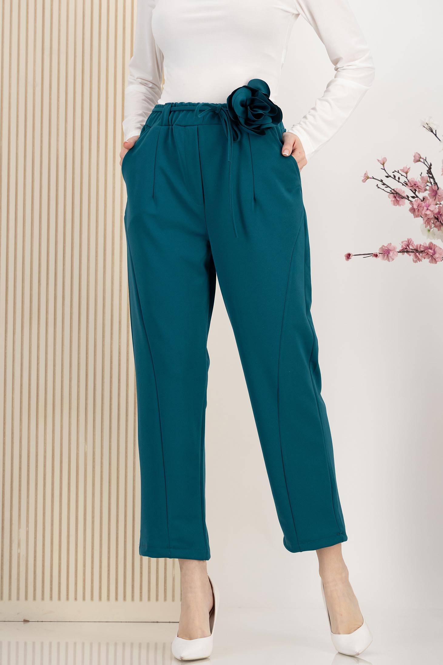 Pantaloni lungi din stofa elastica verde petrol cu elastic in talie si cordon detasabil cu floare maxi 1 - StarShinerS.ro