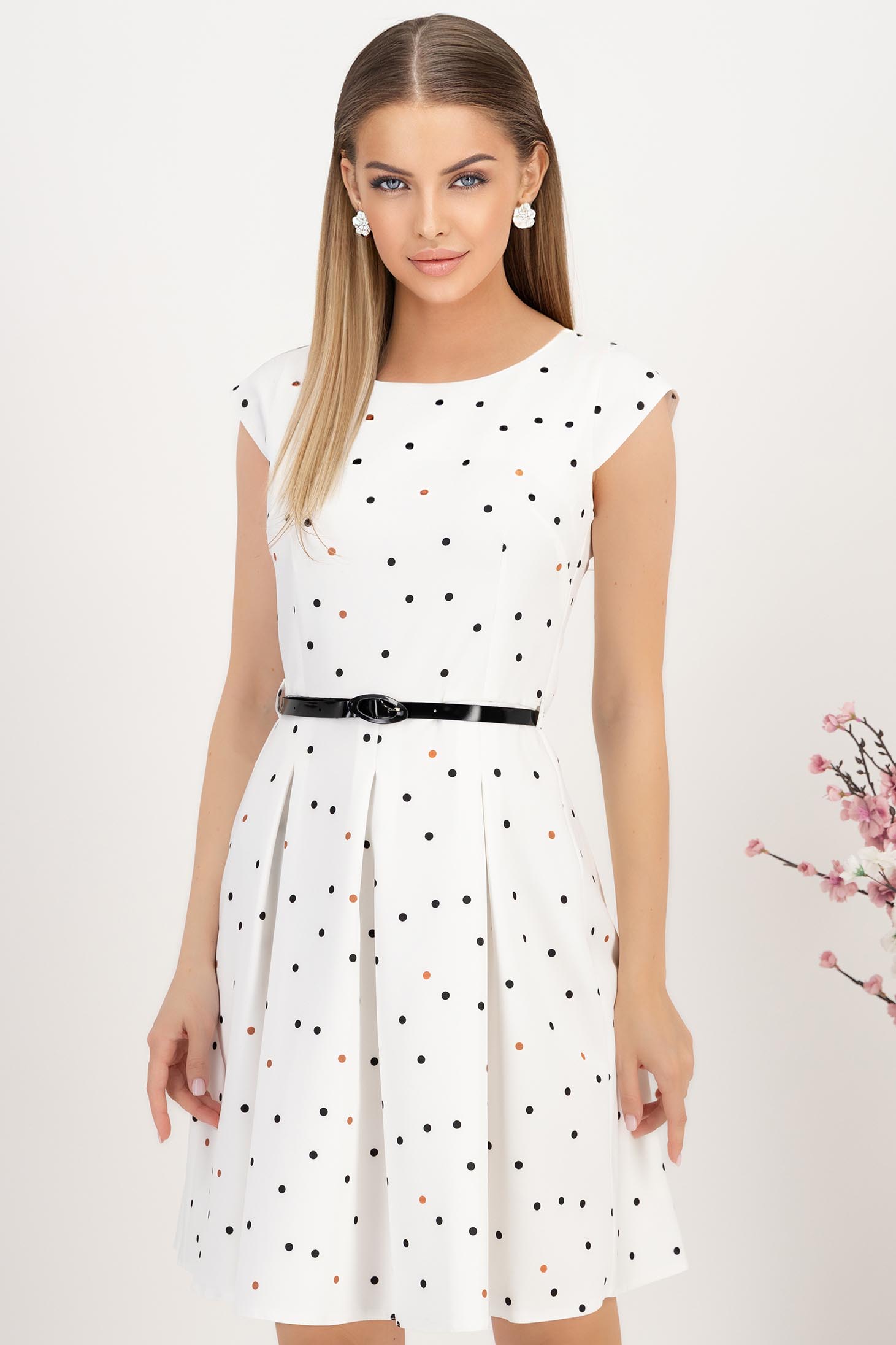 Rochie cu buline din stofa elastica alba in clos cu accesoriu tip curea 1 - StarShinerS.ro