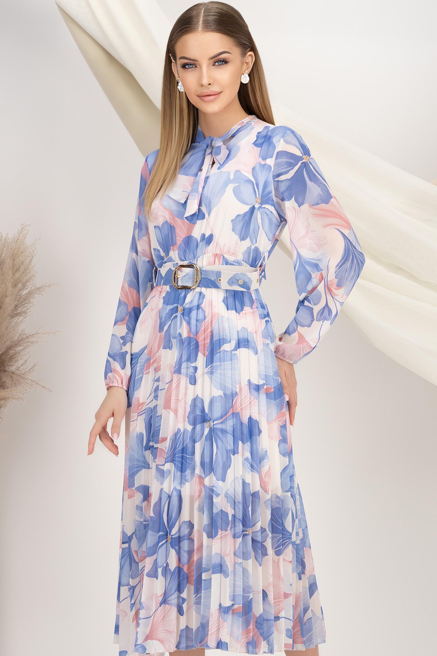 Rochie plisata din voal albastra midi in clos cu elastic in talie si accesoriu tip curea 1 - StarShinerS.ro