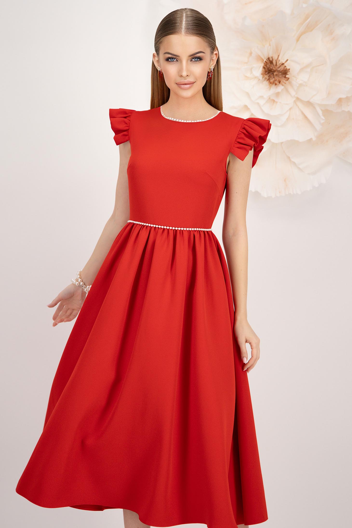 Rochie din stofa elastica rosie midi in clos cu aplicatii cu perle - StarShinerS 1 - StarShinerS.ro