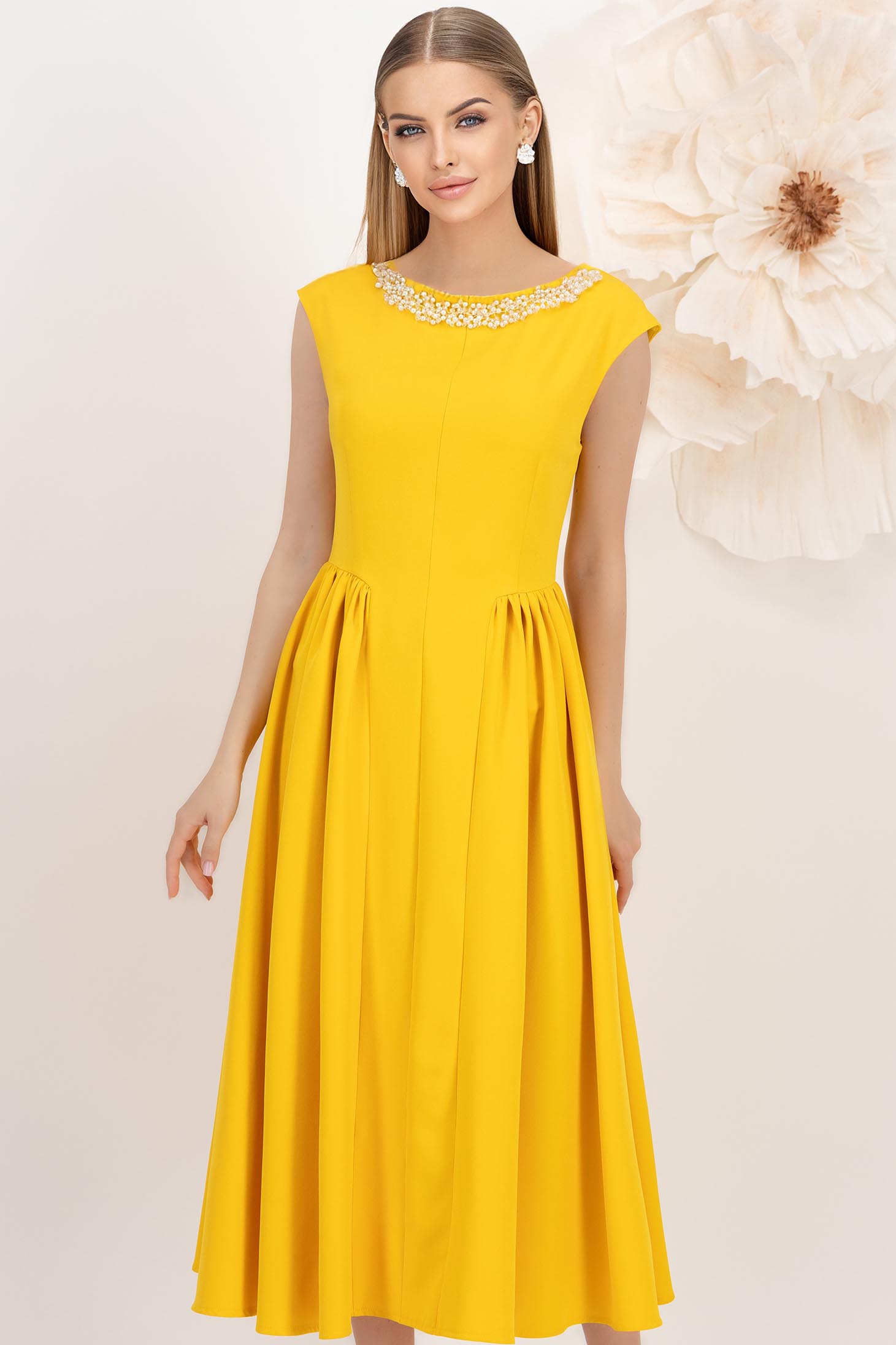 Rochie din stofa elastica galbena midi in clos cu aplicatii stralucitoare frontale - StarShinerS 1 - StarShinerS.ro