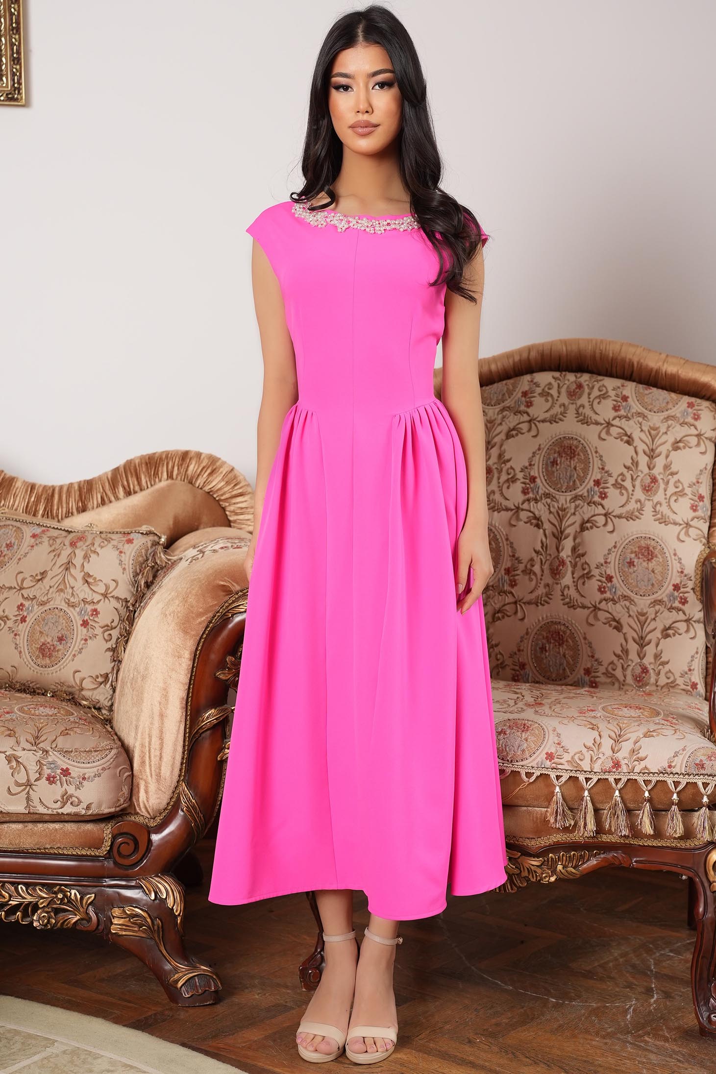Rochie din stofa elastica roz midi in clos cu aplicatii stralucitoare frontale - StarShinerS 1 - StarShinerS.ro