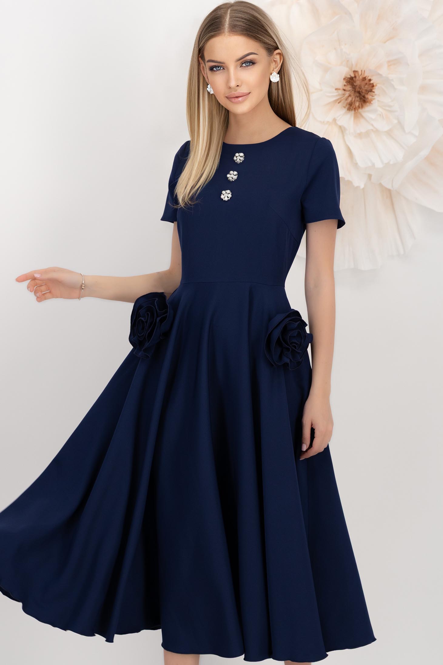 Rochie din stofa elastica bleumarin midi in clos cu buzunare laterale si flori 3D - StarShinerS 1 - StarShinerS.ro