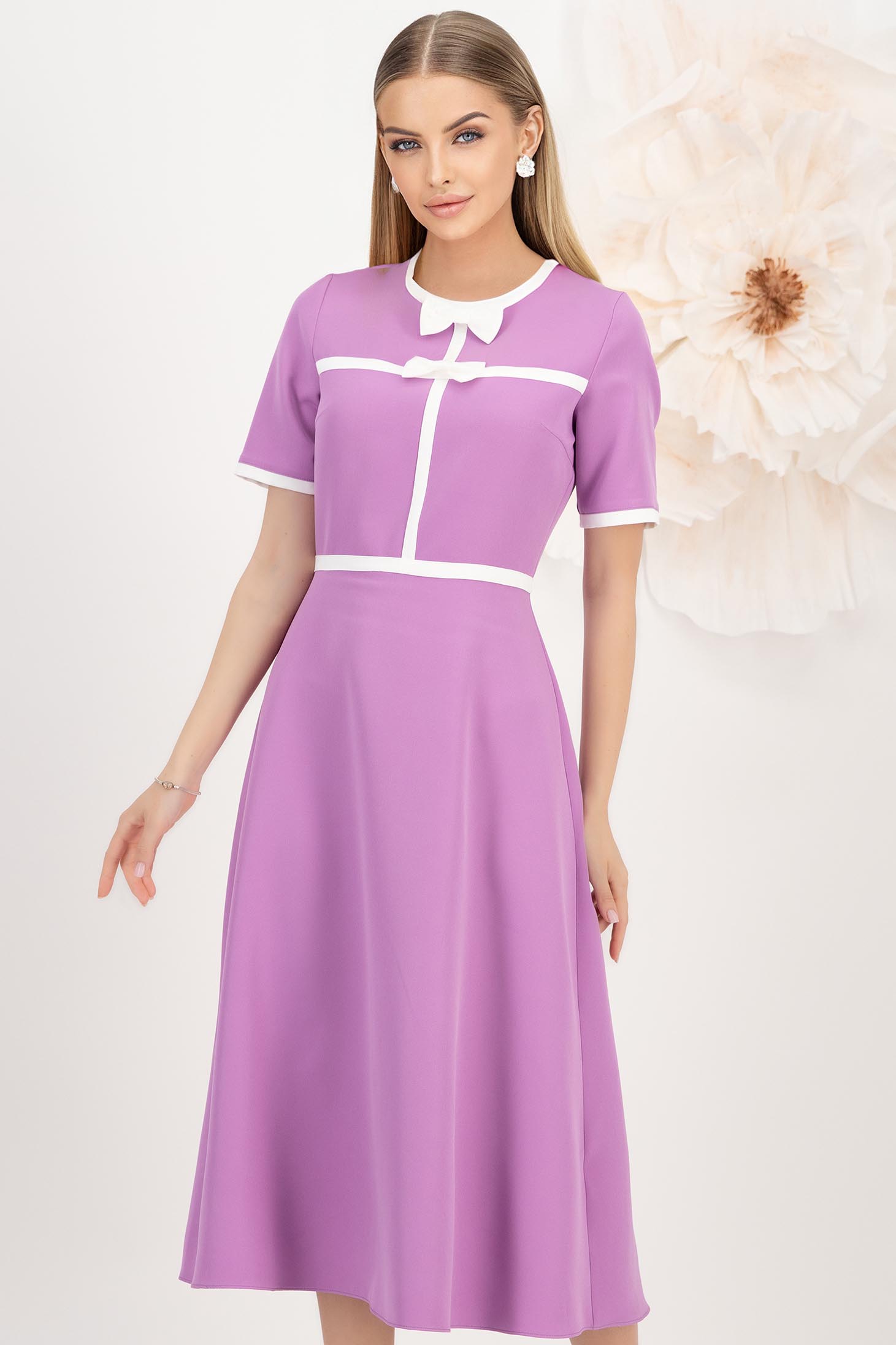 Rochie din stofa elastica mov midi in clos accesorizata cu fundite contrastante - StarShinerS 1 - StarShinerS.ro