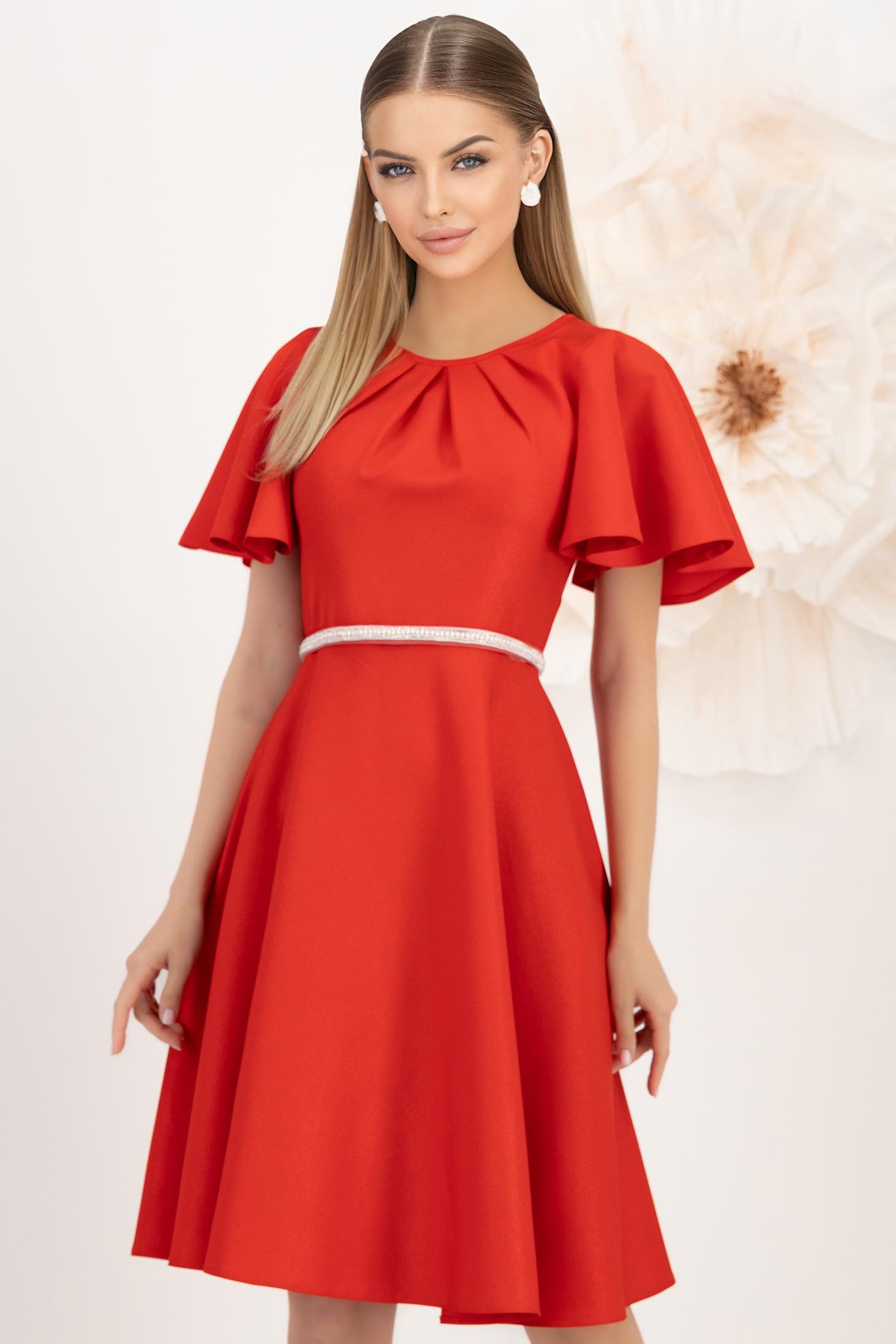 Rochie din stofa elastica cu sclipici rosie in clos pana la genunchi cu aplicatii stralucitoare pe cordon - StarShinerS 1 - StarShinerS.ro