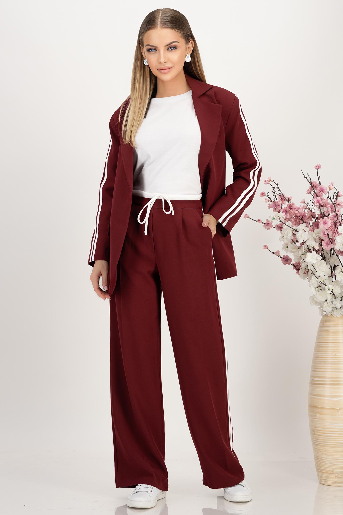 Costum din stofa subtire usor elastica visiniu cu betelie dubla elastica si snur in talie 1 - StarShinerS.ro