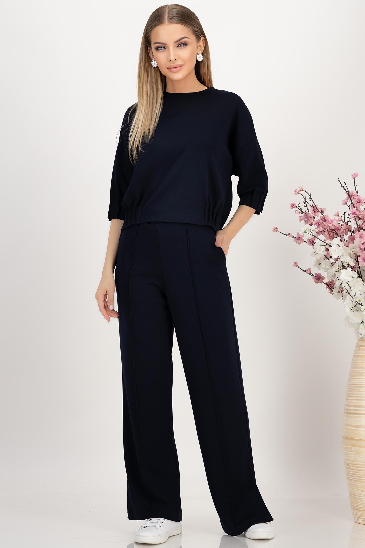 Trening din modal bleumarin cu elastic in talie si croi evazat cu buzunare laterale 1 - StarShinerS.ro