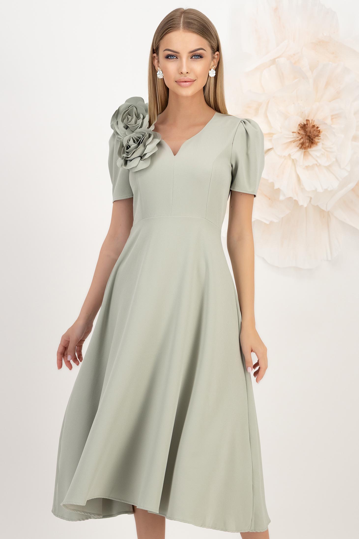 Rochie din stofa elastica mint midi in clos cu decolteu in v accesorizata cu 2 brose 3D - StarShinerS 1 - StarShinerS.ro