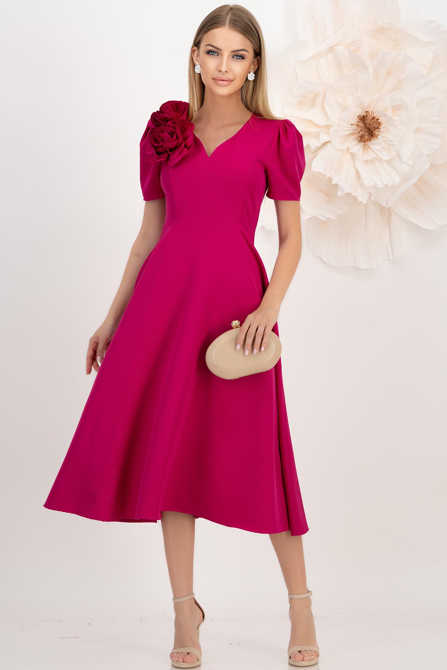 Rochie din stofa elastica fuchsia midi in clos cu decolteu in v accesorizata cu 2 brose 3D - StarShinerS 1 - StarShinerS.ro