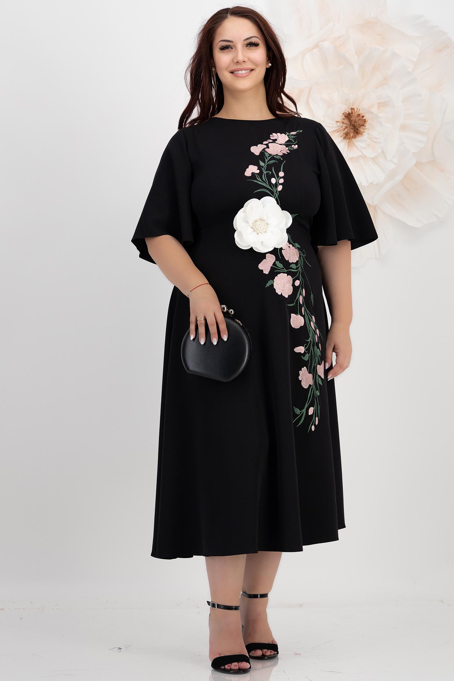 Rochie din stofa elastica neagra midi in clos cu detalii brodate accesorizata cu brosa florala 3D - StarShinerS 1 - StarShinerS.ro