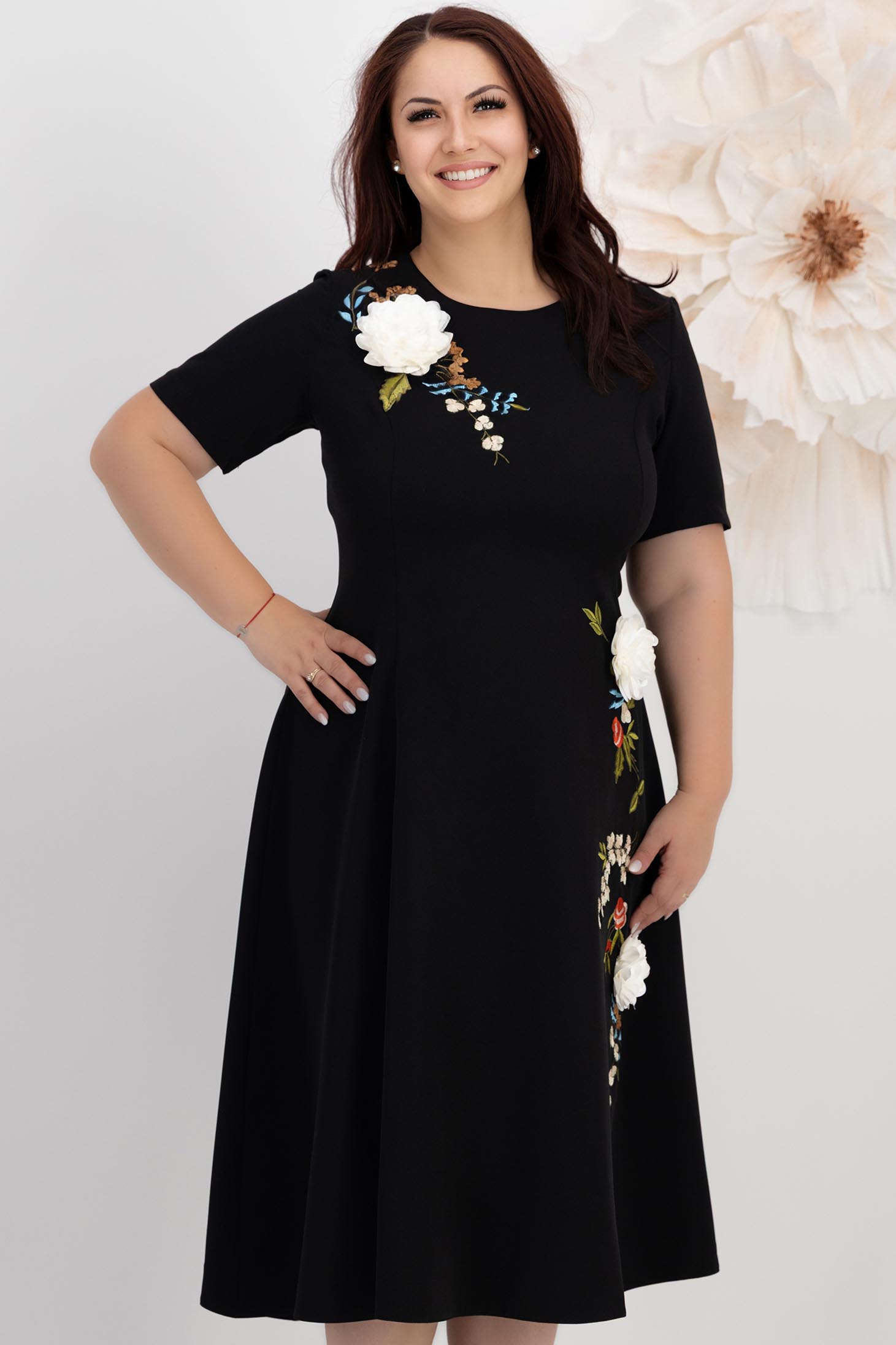 Rochie din stofa elastica neagra midi in clos cu detalii brodate si flori 3D - StarShinerS 1 - StarShinerS.ro