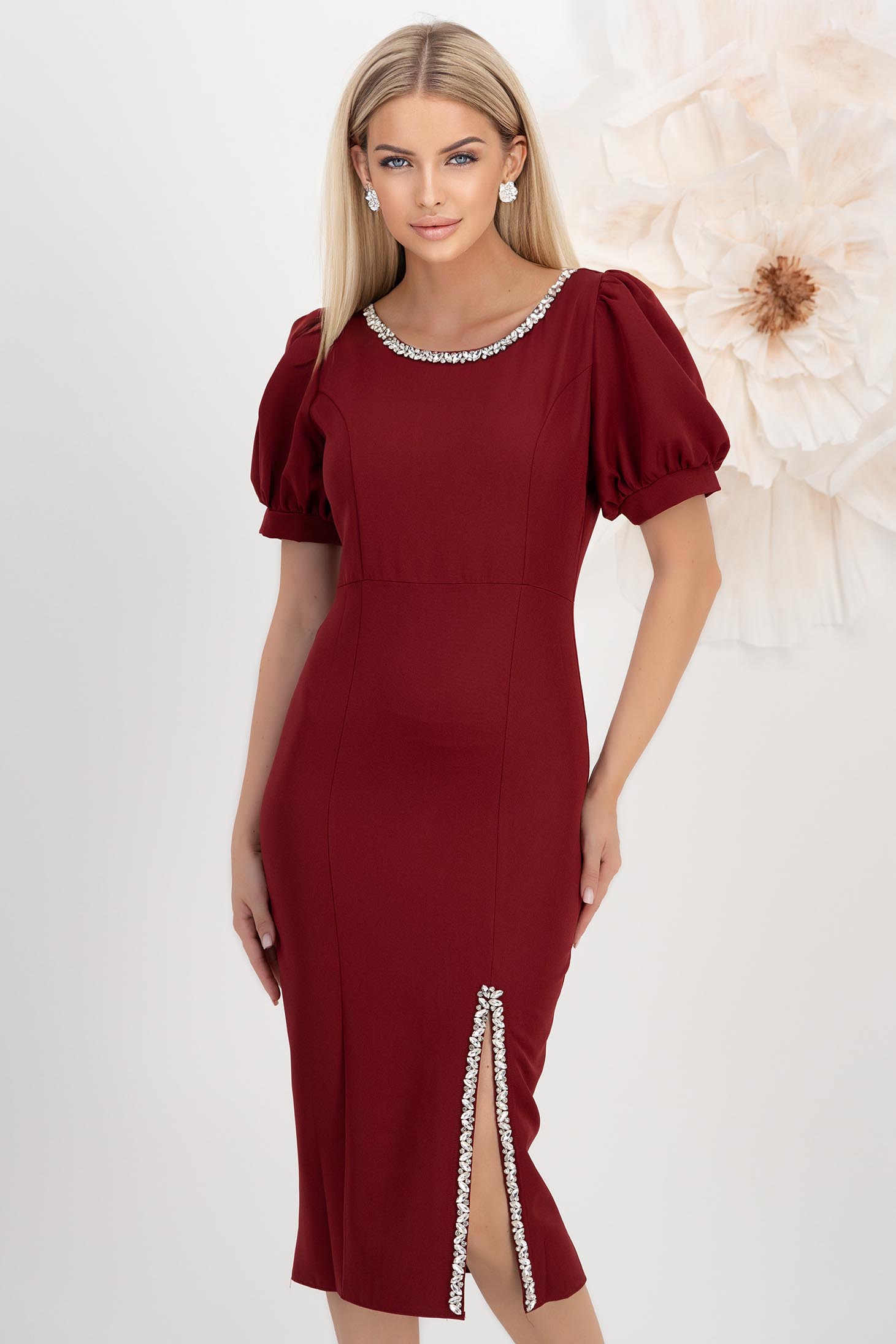 Rochie din stofa elastica visinie midi tip creion cu maneci bufante si aplicatii stralucitoare cu pietre strass - StarShinerS 1 - StarShinerS.ro