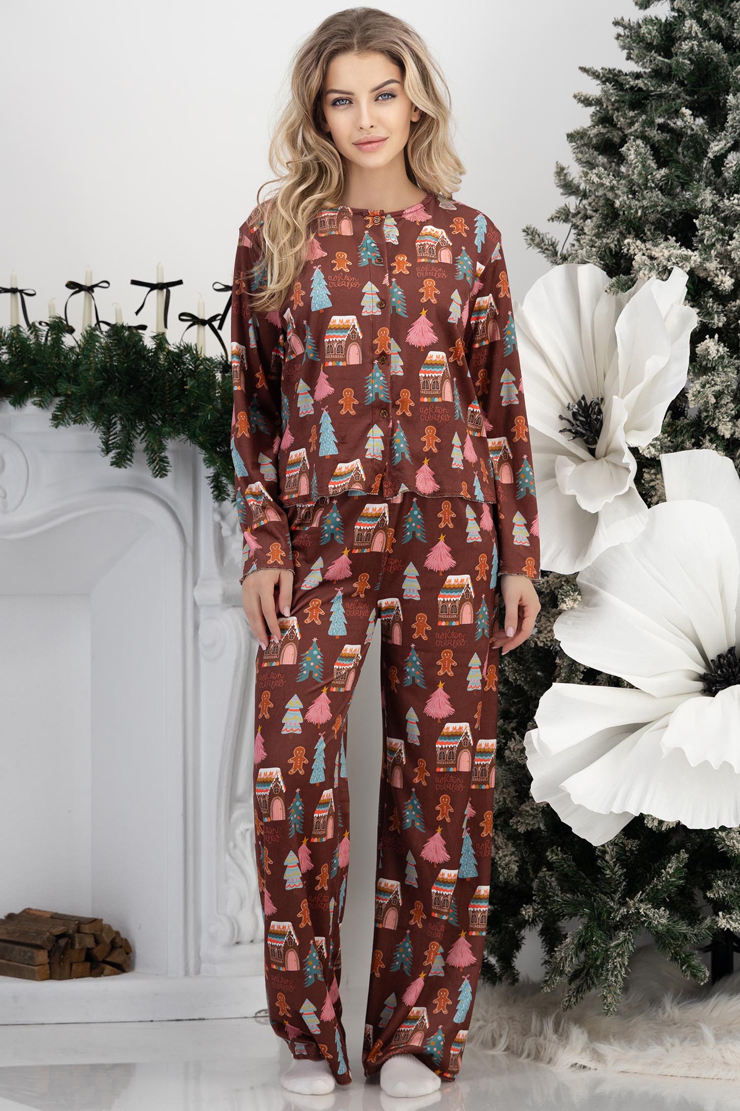 Pijama pufoasa din viscoza maro cu un croi larg si nasturi imprimata festiv 1 - StarShinerS.ro