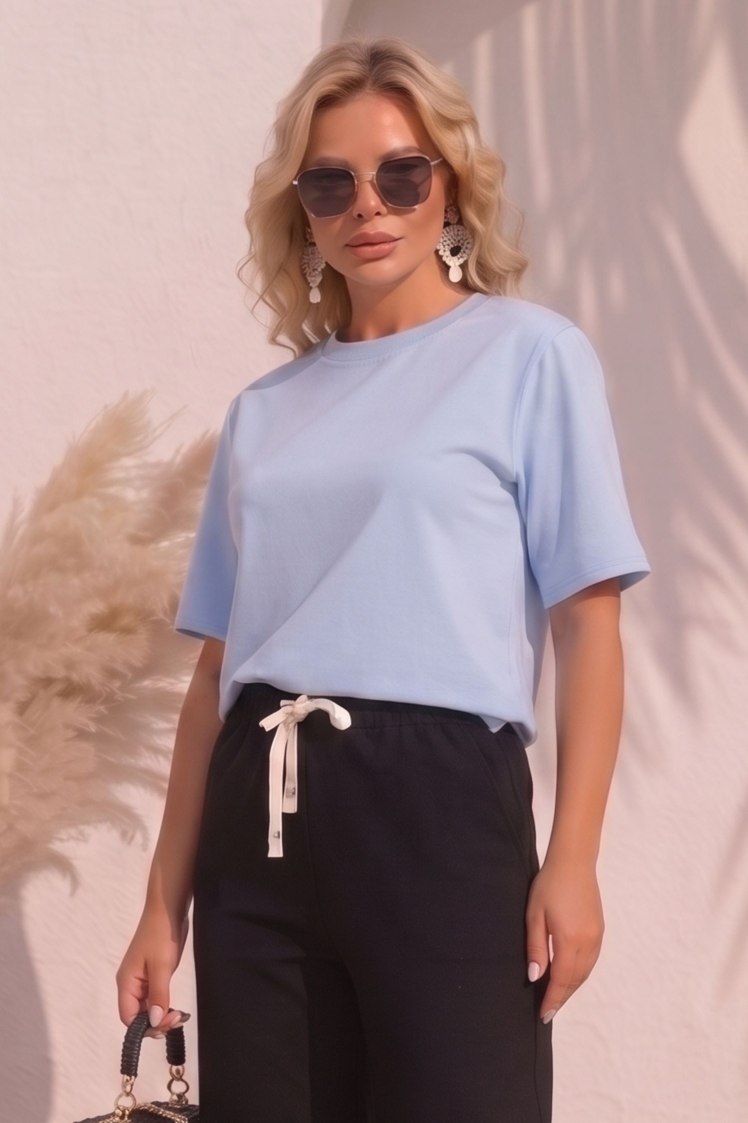 Tricou din viscoza albastru-deschiscu un croi larg si decolteu rotunjit 1 - StarShinerS.ro