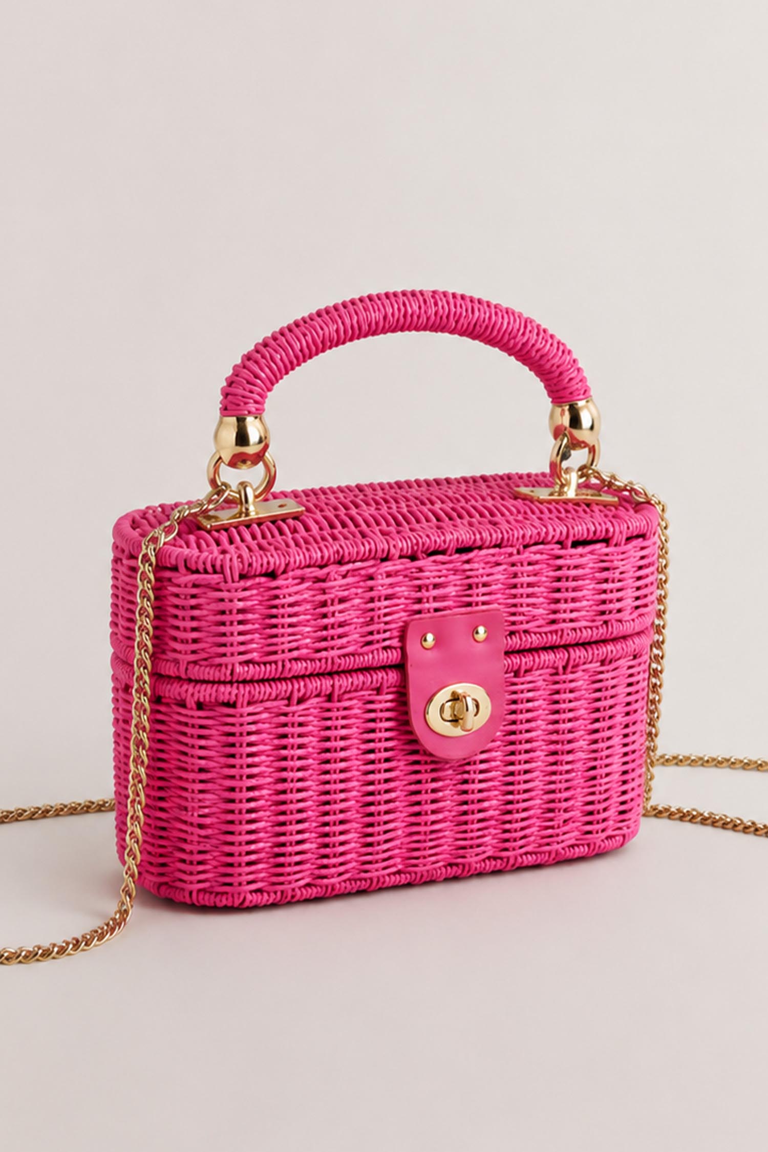 Geanta dama impletita ovala din ratan fuchsia 1 - StarShinerS.ro
