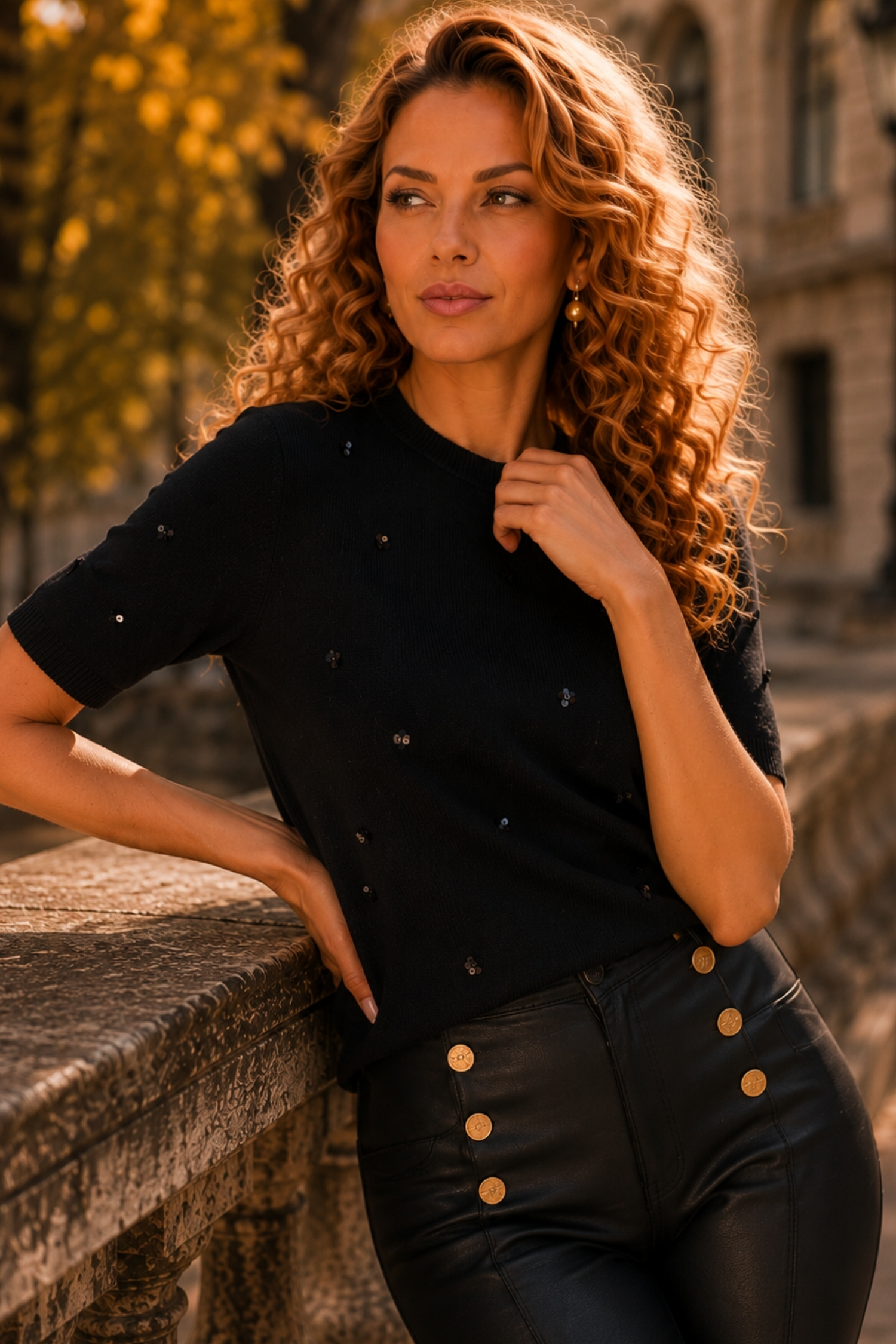 Bluza dama din tricot fin neagra cu un croi larg si aplicatii de paiete 1 - StarShinerS.ro