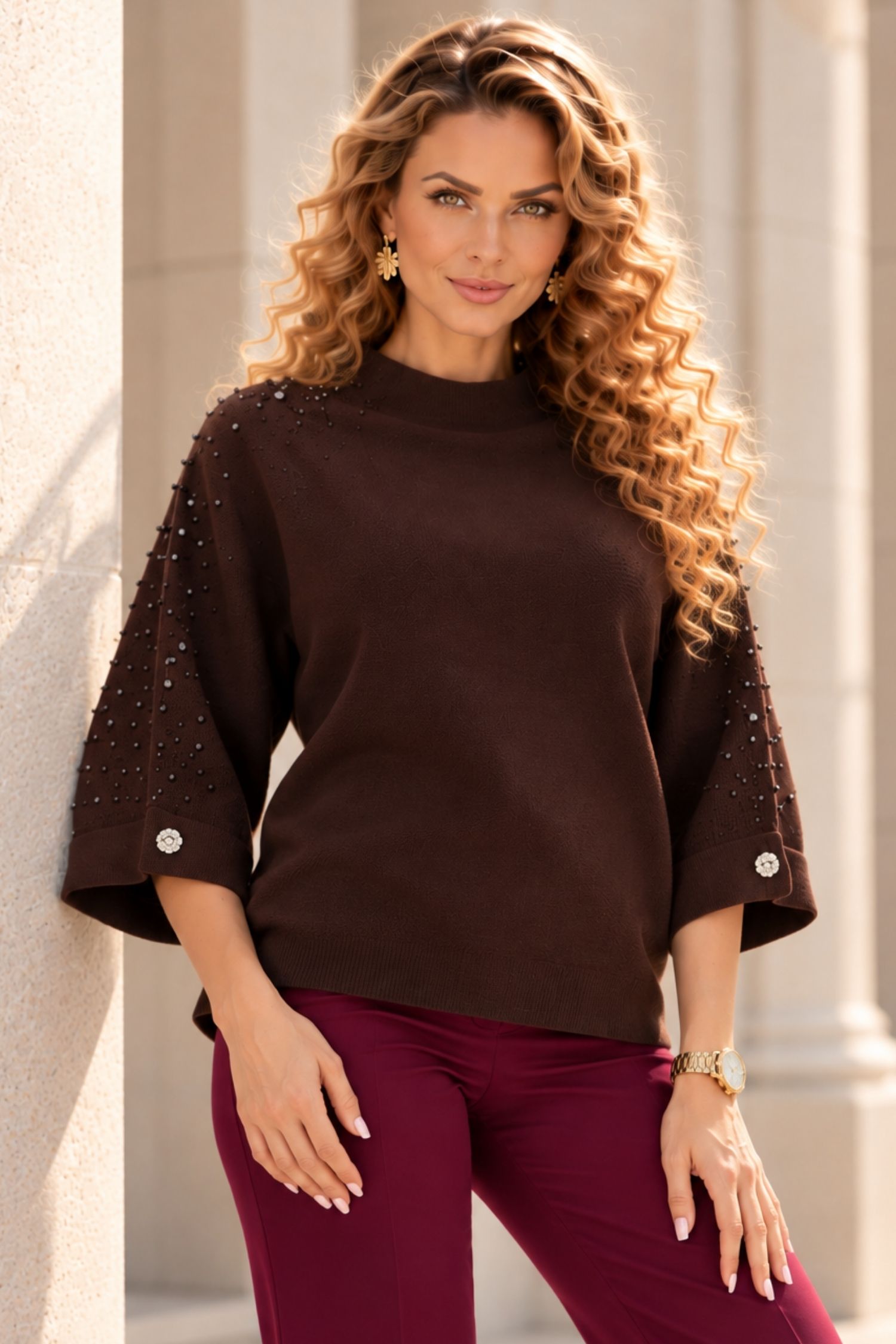 Pulover maro larg din tricot fin, cu perle și pietre strass 1 - StarShinerS.ro