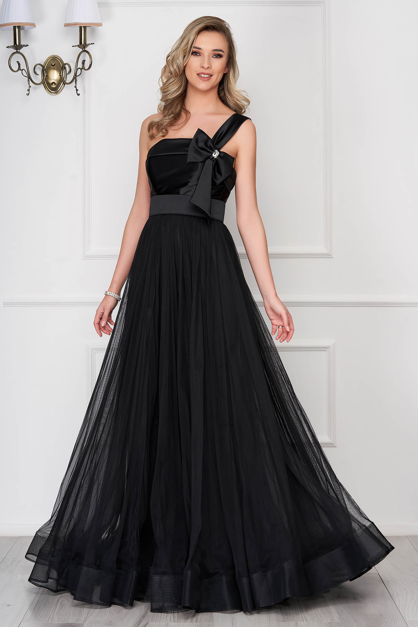 Ana Radu occasional black veil dress with bow shaped accessory 1 - StarShinerS.com