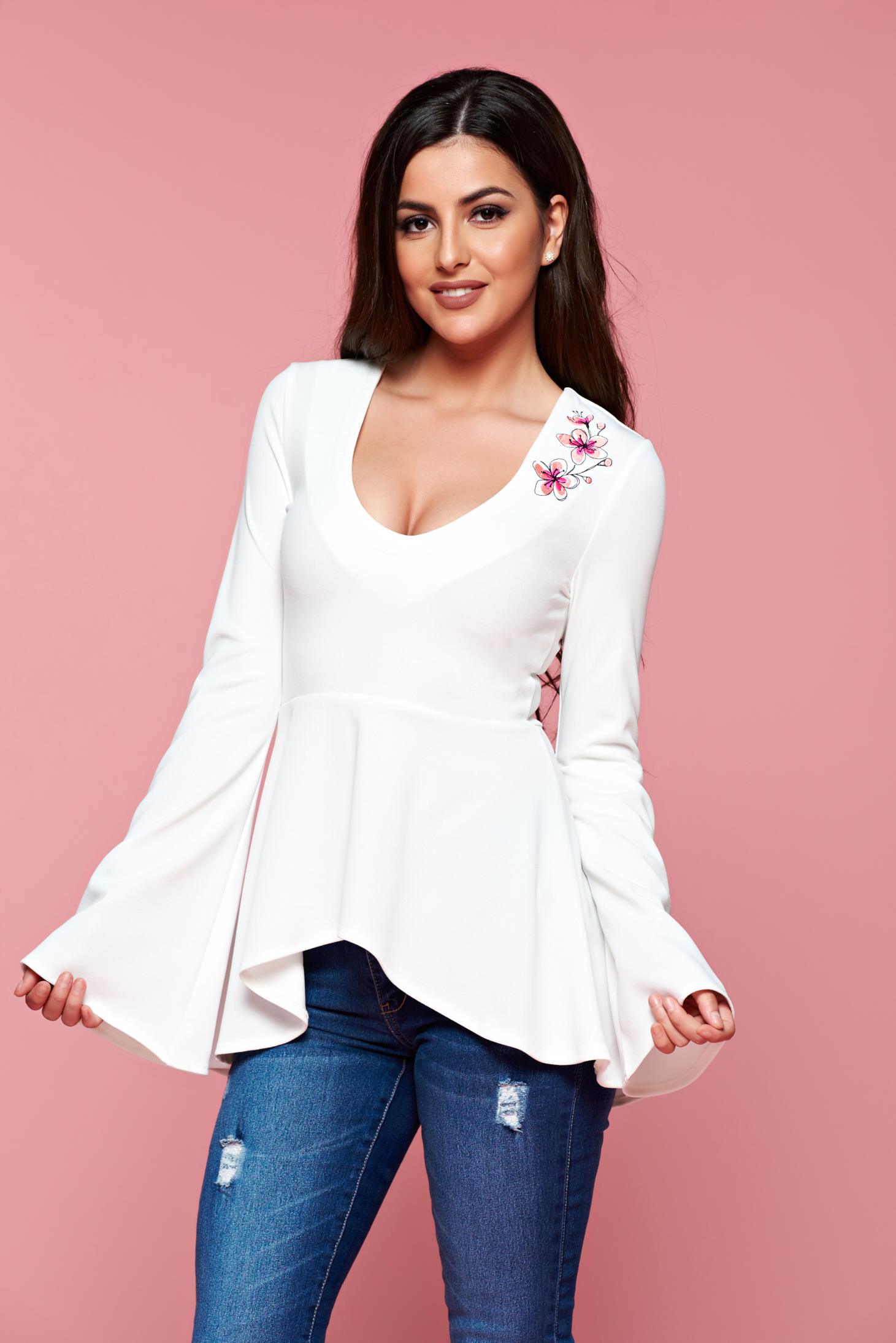 Bluza dama brodata cu decolteu StarShinerS alba cu maneci clopot