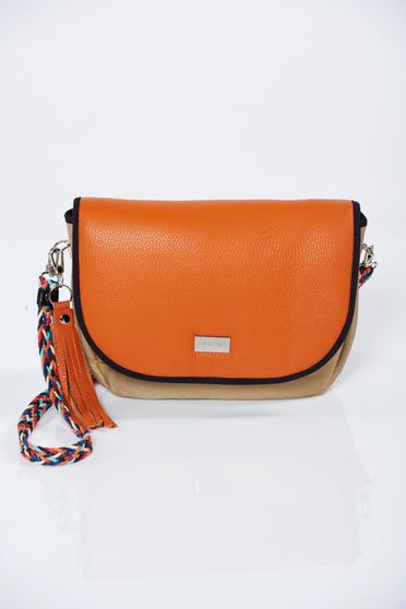 Orange natural leather bag with metalic accessory