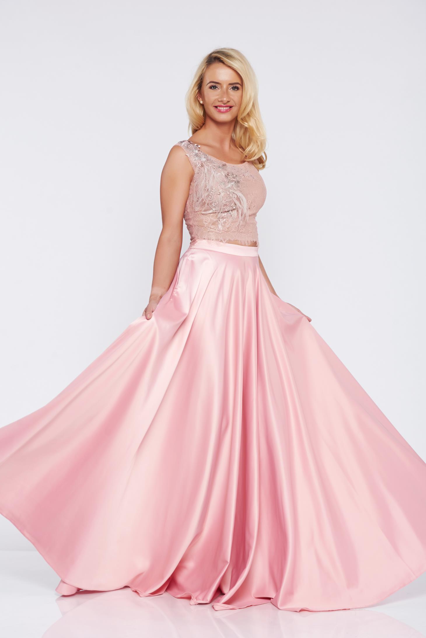 Set LaDonna rosa brodat din material satinat